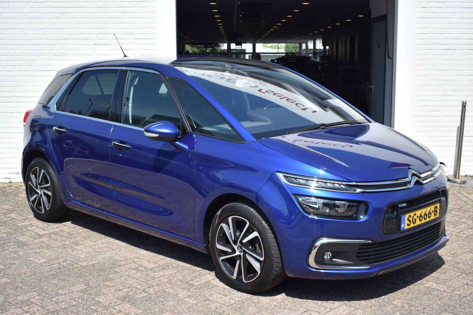 Citroën C4 Picasso PureTech 130 Shine Navi | Airco | Keyless | Trekhaak | -- - 4/22