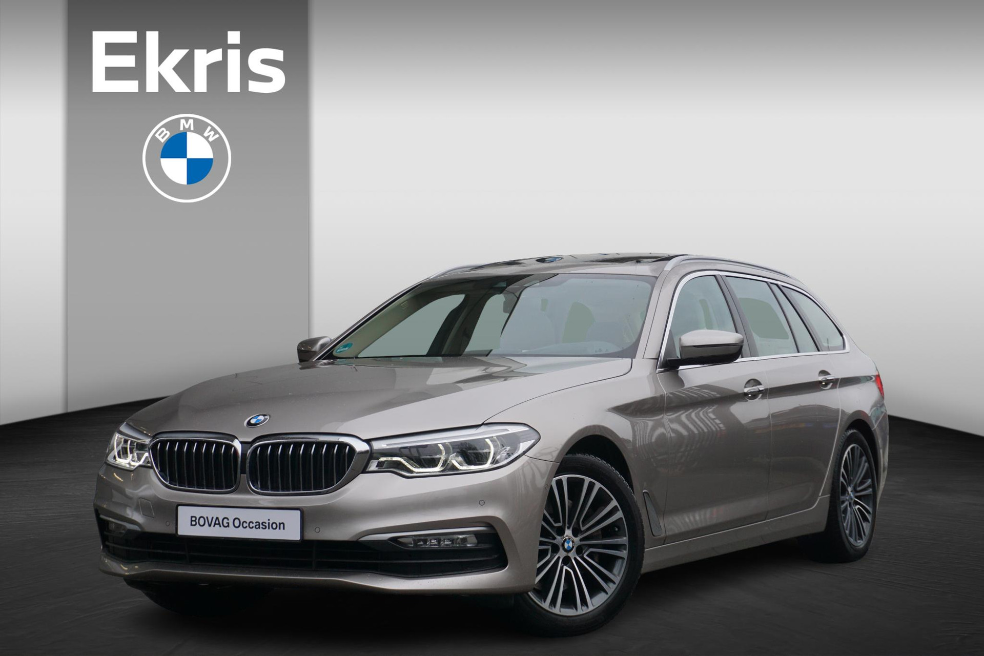 BMW 5-serie Touring 530i High Executive l Leer l Panoramadak l Harman Kardon