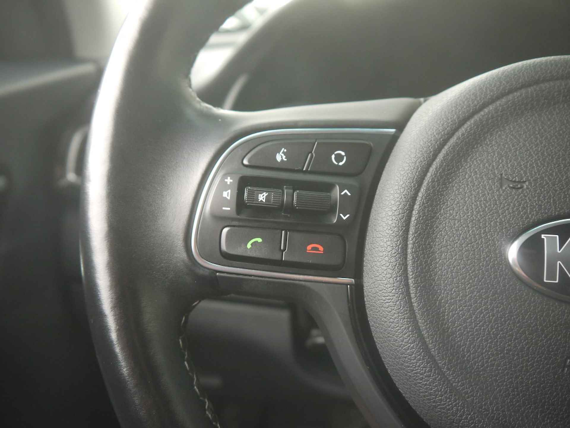 Kia Niro 1.6 GDi Hybrid ExecutiveLine NL-Auto!! Adap Cruise I Apple Carplay I Elek stoelen -- 2de Pinksterdag open van 11.00 t/m 15.30 uur -- - 18/31