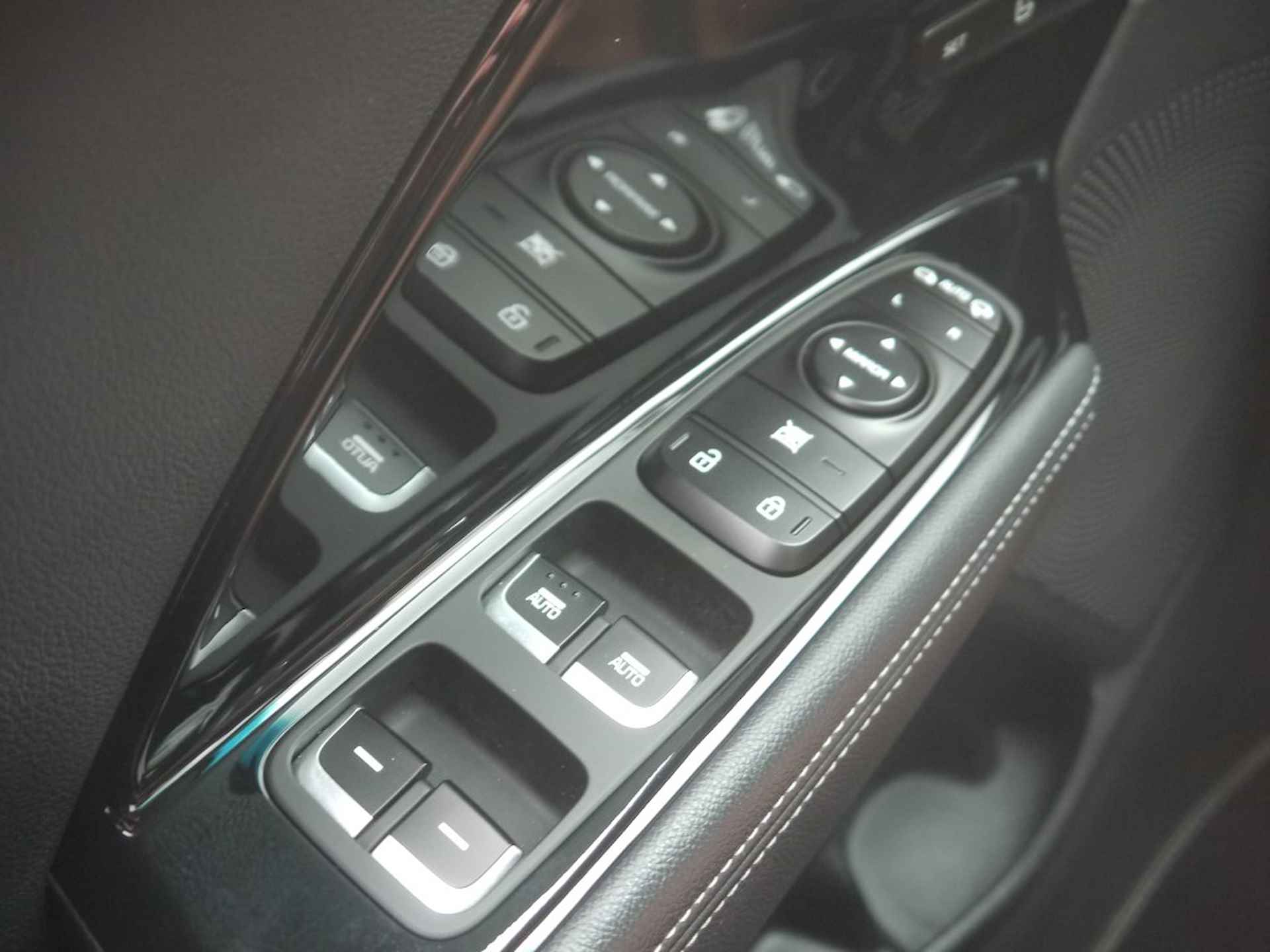 Kia Niro 1.6 GDi Hybrid ExecutiveLine NL-Auto!! Adap Cruise I Apple Carplay I Elek stoelen -- A.S. ZONDAG GEOPEND VAN 11.00 T/M 15.30 -- - 21/31