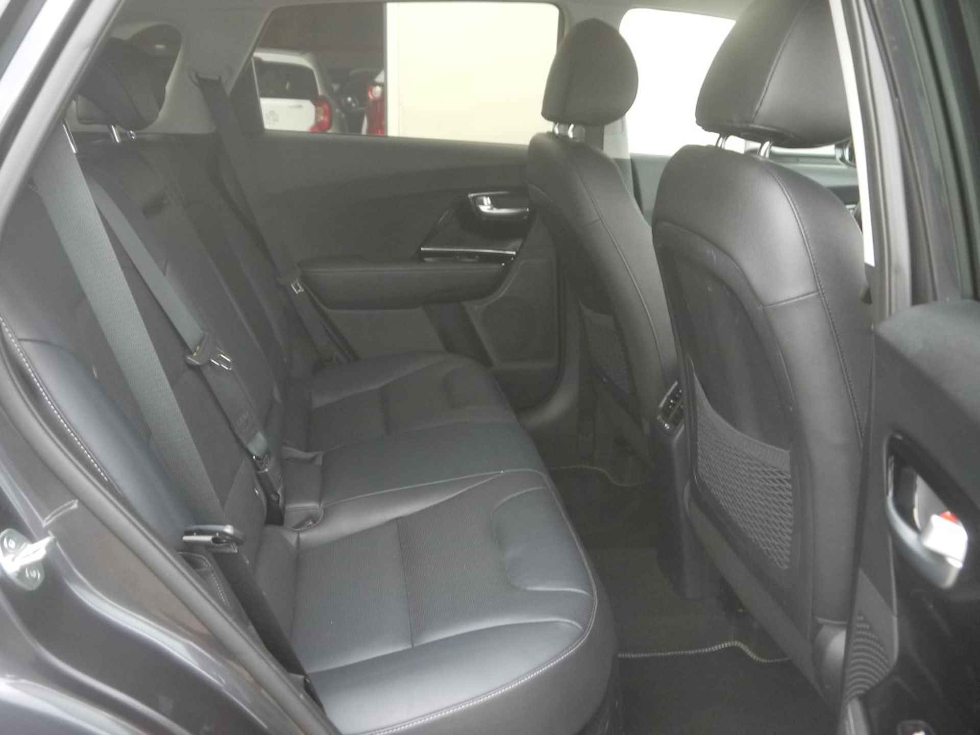 Kia Niro 1.6 GDi Hybrid ExecutiveLine NL-Auto!! Adap Cruise I Apple Carplay I Elek stoelen -- A.S. ZONDAG GEOPEND VAN 11.00 T/M 15.30 -- - 28/31
