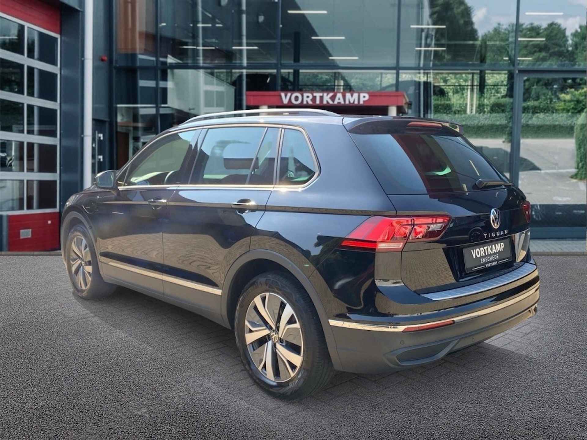 VOLKSWAGEN Tiguan 1.5 TSI EHYBRID LIFE NAVI/ACC/DIGITALE-COCKPIT/LED - 7/23