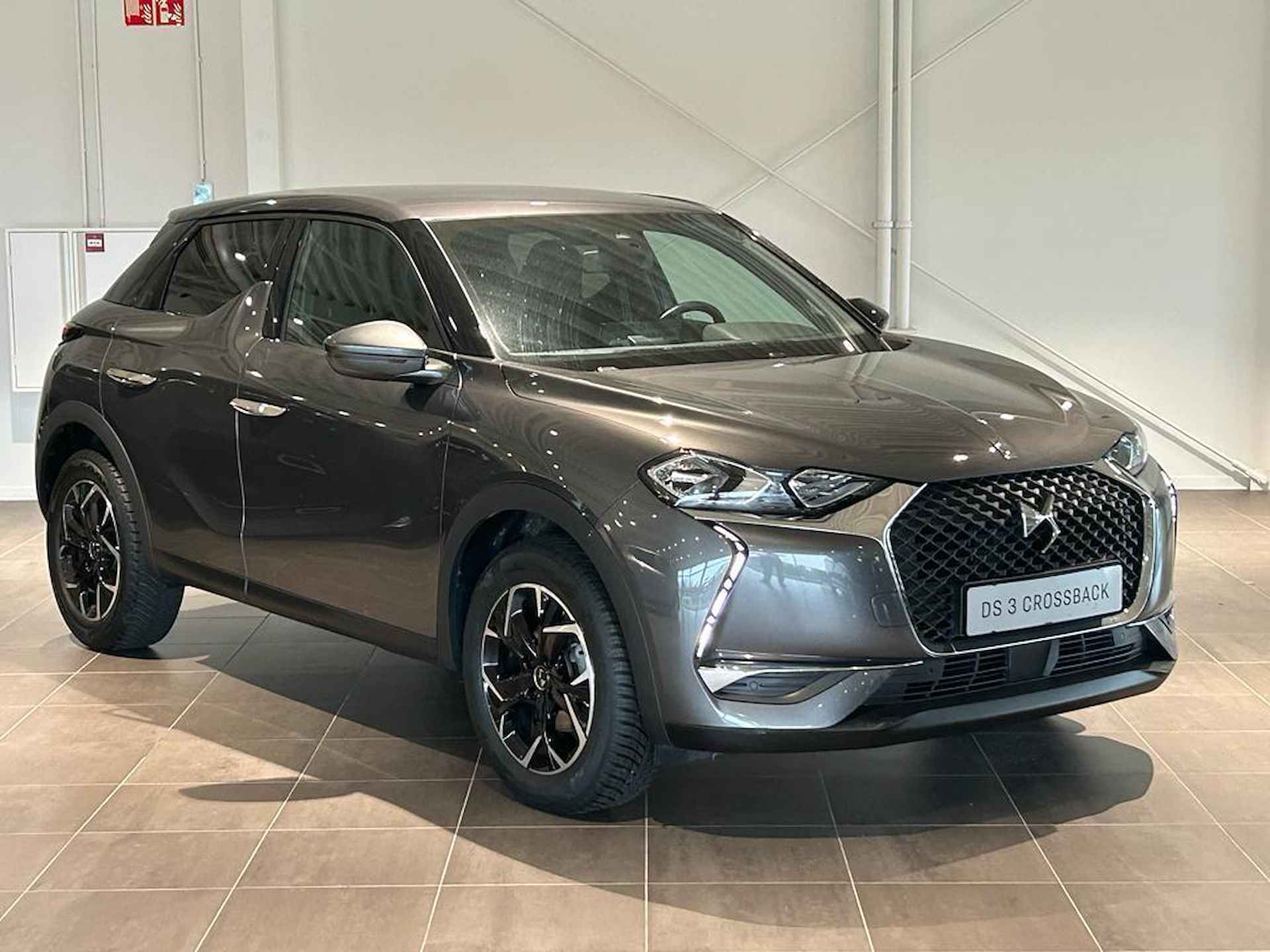 DS 3 Crossback 130PK So Chic | AUTOMAAT | ADAPTIVE CRUISE CONTROL | NAV | CLIMATE | CARPLAY ANDROID AUTO | - 8/38