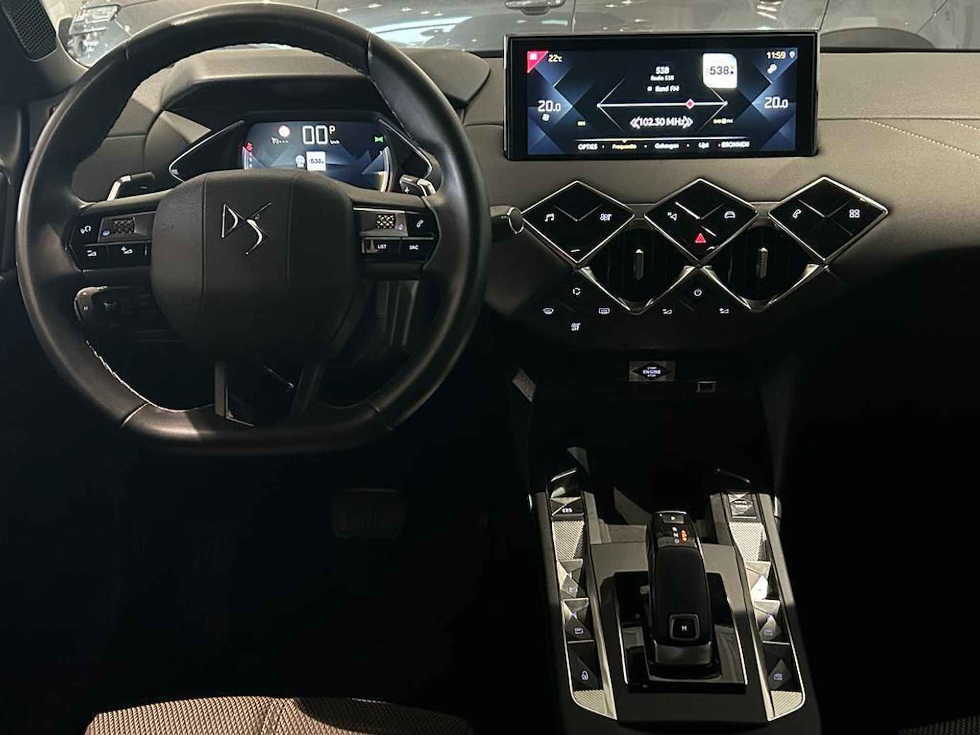 DS 3 Crossback 130PK So Chic | AUTOMAAT | ADAPTIVE CRUISE CONTROL | NAV | CLIMATE | CARPLAY ANDROID AUTO | - 9/38
