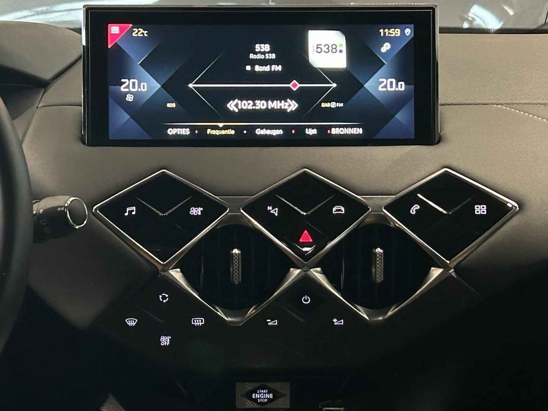 DS 3 Crossback 130PK So Chic | AUTOMAAT | ADAPTIVE CRUISE CONTROL | NAV | CLIMATE | CARPLAY ANDROID AUTO | - 24/38