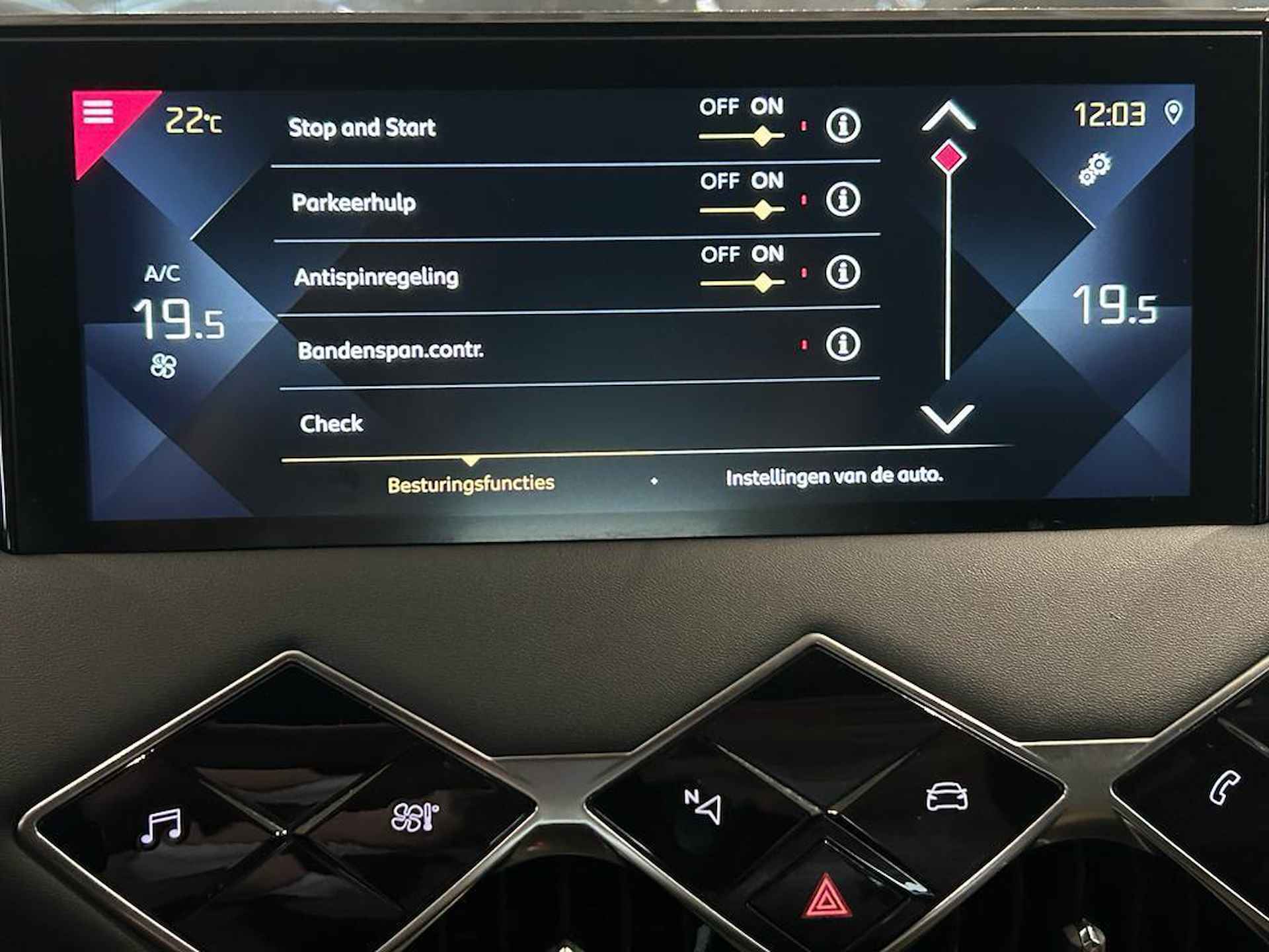 DS 3 Crossback 130PK So Chic | AUTOMAAT | ADAPTIVE CRUISE CONTROL | NAV | CLIMATE | CARPLAY ANDROID AUTO | - 29/38