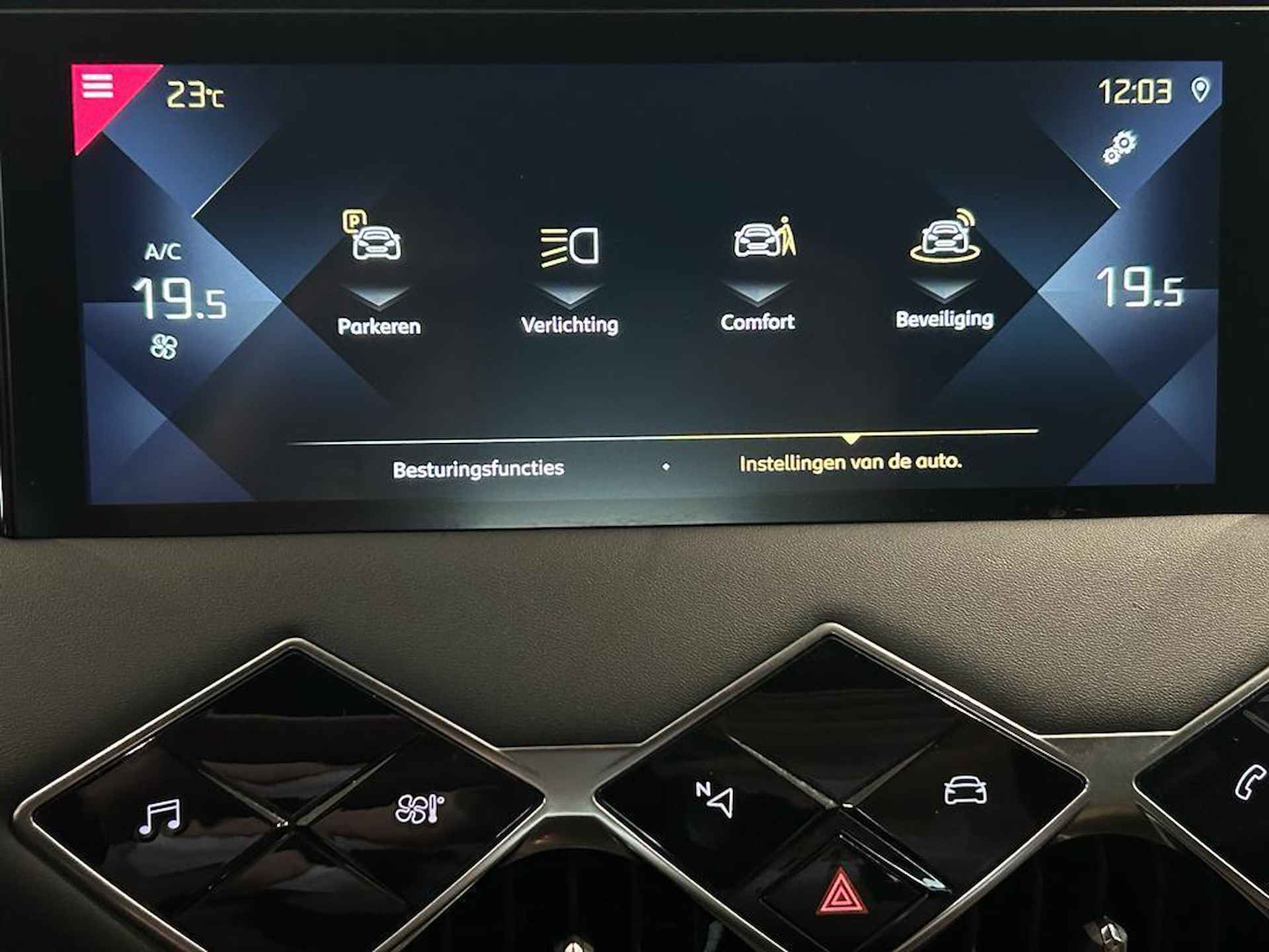 DS 3 Crossback 130PK So Chic | AUTOMAAT | ADAPTIVE CRUISE CONTROL | NAV | CLIMATE | CARPLAY ANDROID AUTO | - 30/38
