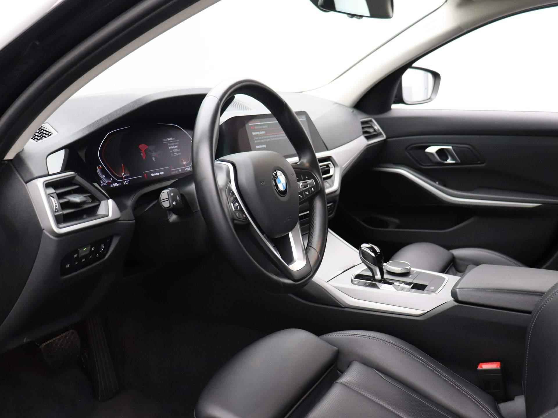 BMW 3-serie 316d Business Edition Plus | Apple Carplay/Android Auto | DAB+ | Rijstrooksensor | WiFi | HiFi System | Sportstoelen | Voorstoelen Verwarmd | PDC voor/achter | 12 Maanden BOVAG Garantie | - 30/37