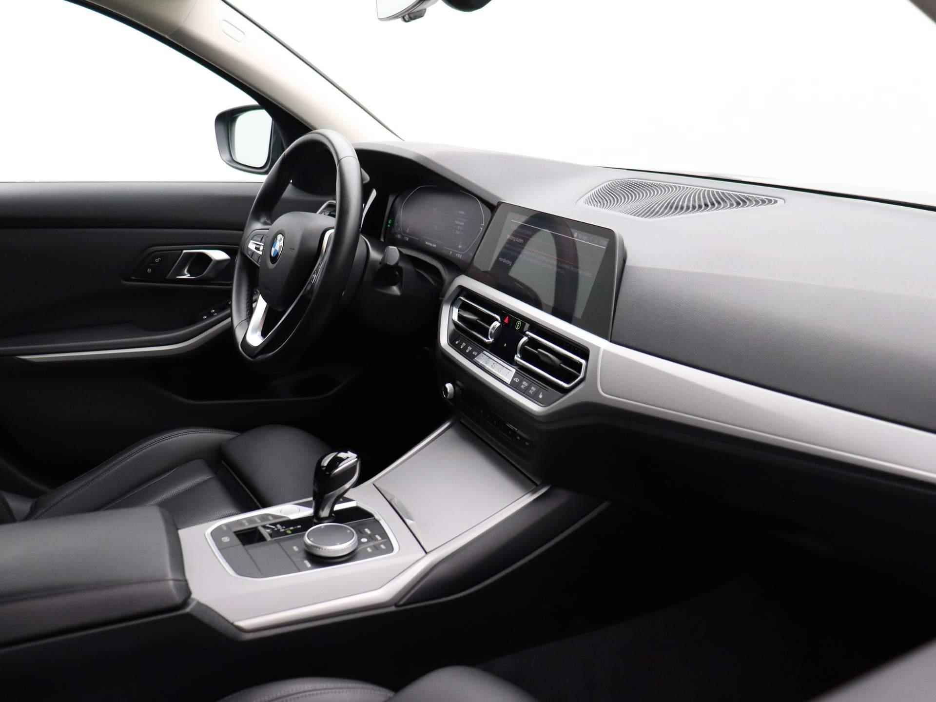 BMW 3-serie 316d Business Edition Plus | Apple Carplay/Android Auto | DAB+ | Rijstrooksensor | WiFi | HiFi System | Sportstoelen | Voorstoelen Verwarmd | PDC voor/achter | 12 Maanden BOVAG Garantie | - 32/37