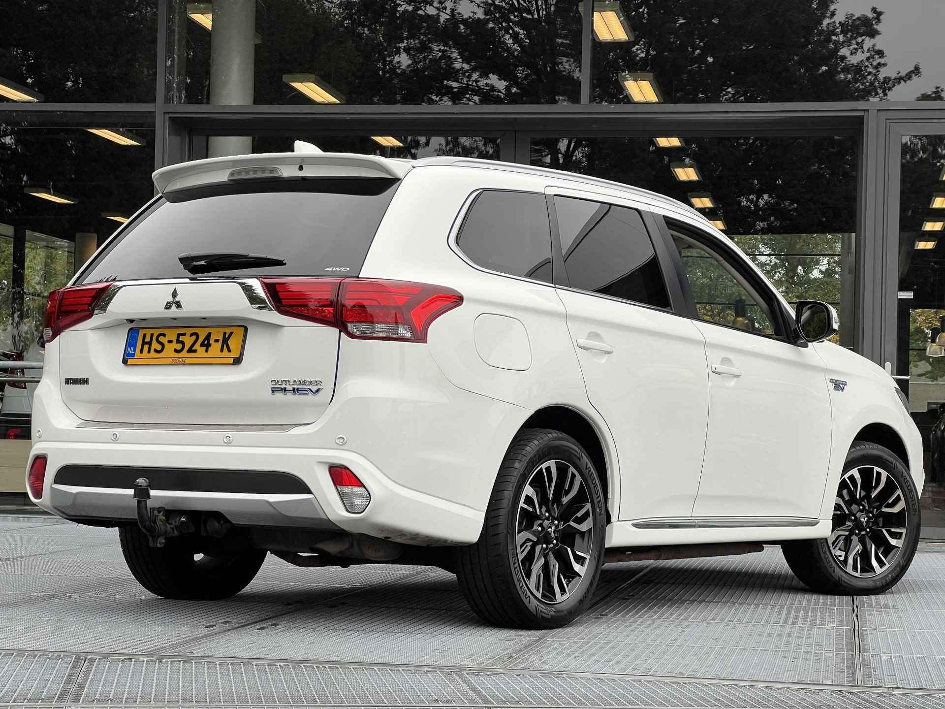 Mitsubishi Outlander 2.0 PHEV Instyle | Leder | Navigatie | Afneembare trekhaak - 3/36