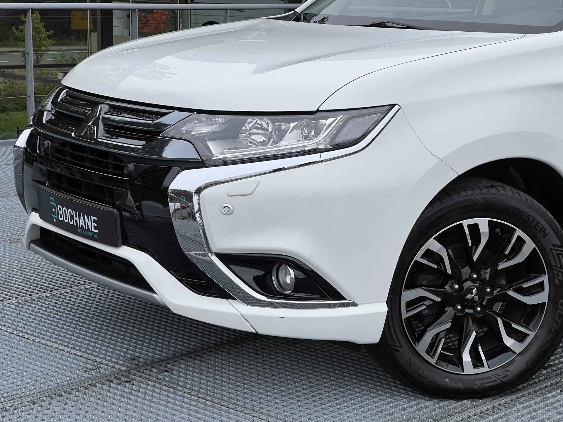 Mitsubishi Outlander 2.0 PHEV Instyle | Leder | Navigatie | Afneembare trekhaak - 23/36