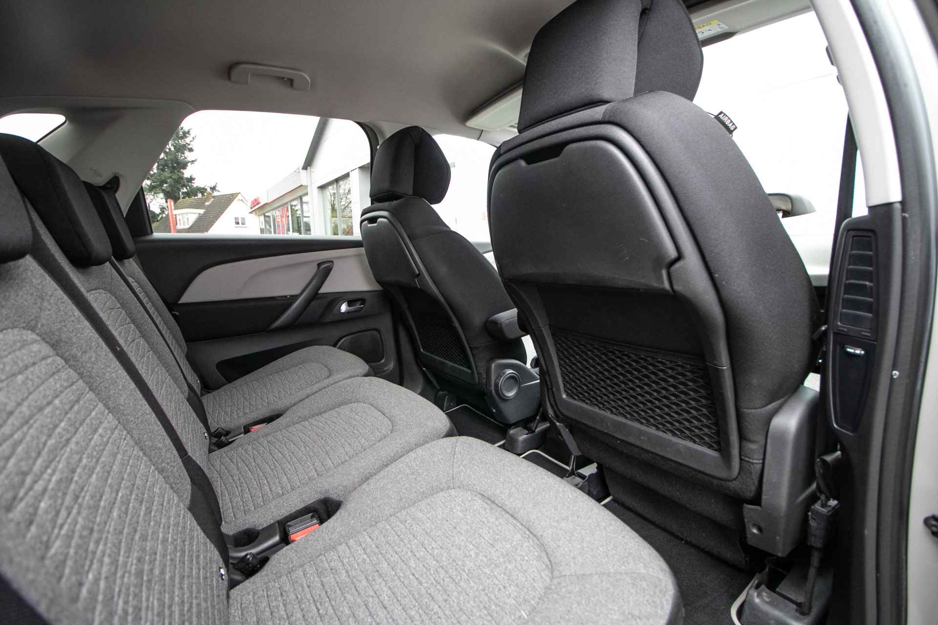 Citroën C4 Picasso 1.2 PureTech Feel - All-in rijklrprs | trekhaak | massagestoelen | Nav | Cam - 6/48