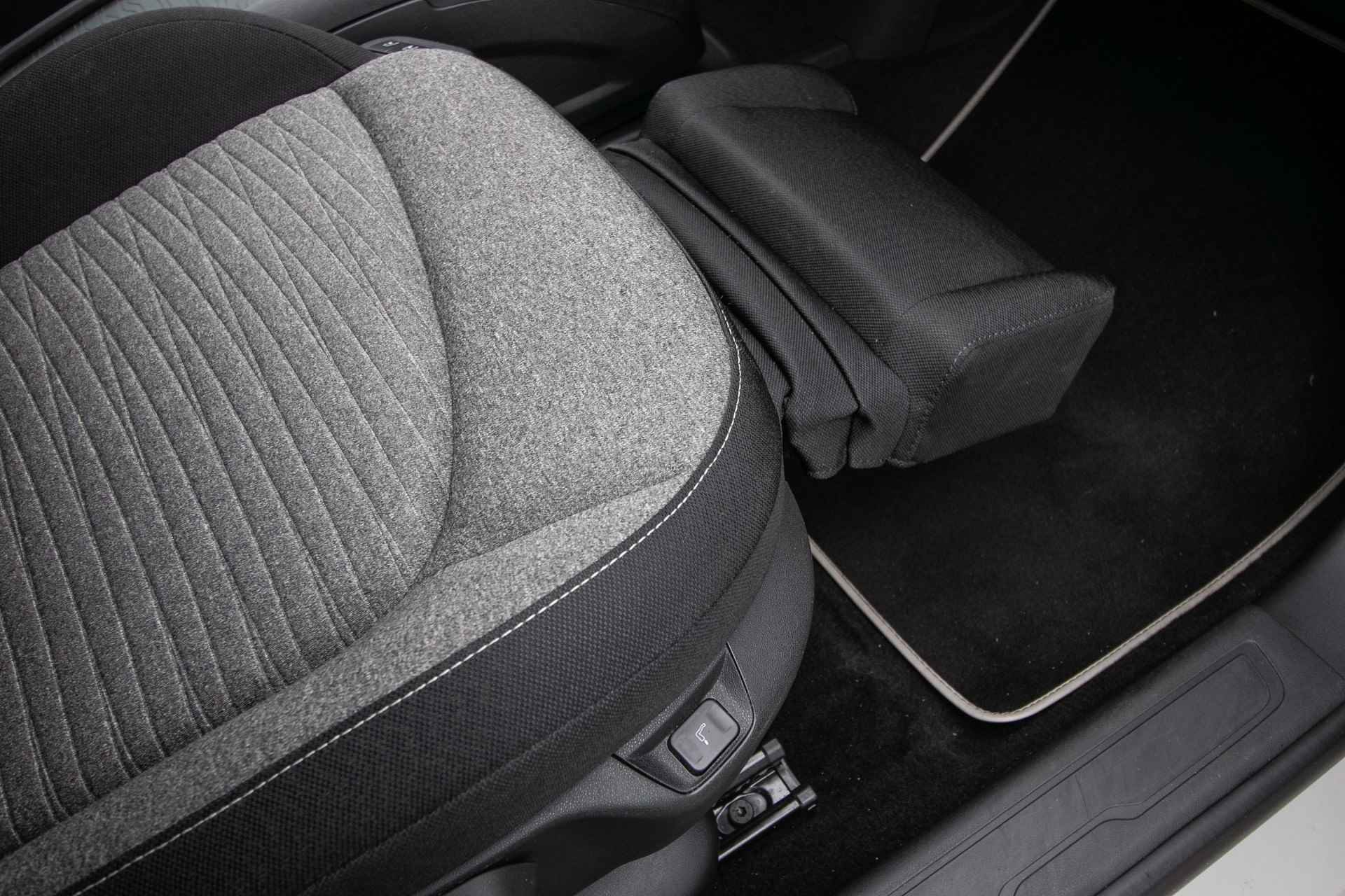 Citroën C4 Picasso 1.2 PureTech Feel - All-in rijklrprs | trekhaak | massagestoelen | Nav | Cam - 9/48