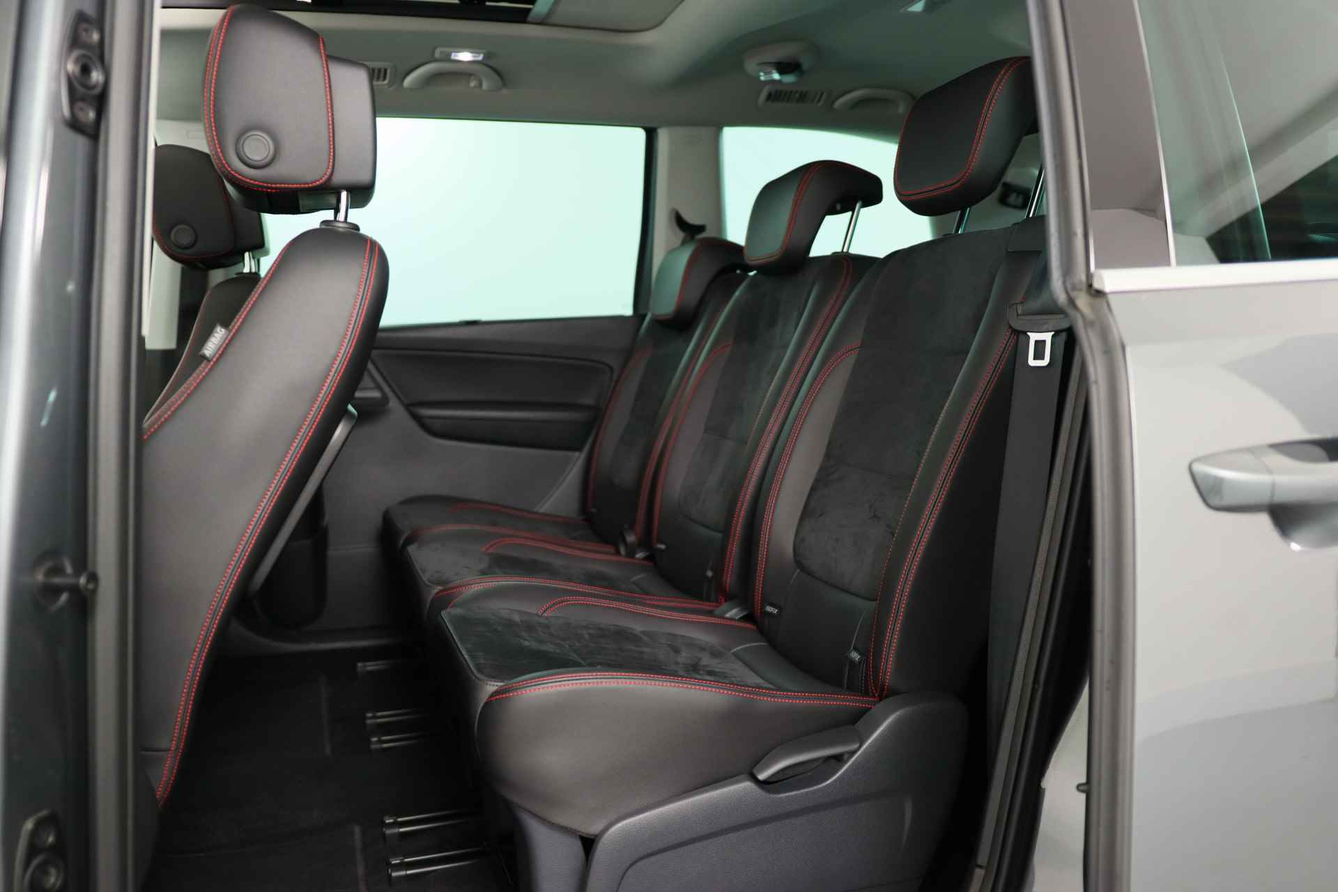 SEAT Alhambra 1.4 TSI FR Business Intense 7p | Dealer Onderhouden! | Open Dak | Xenon | Navi | Camera | Cruise Adaptive | Clima | Stoelverwarm - 29/45