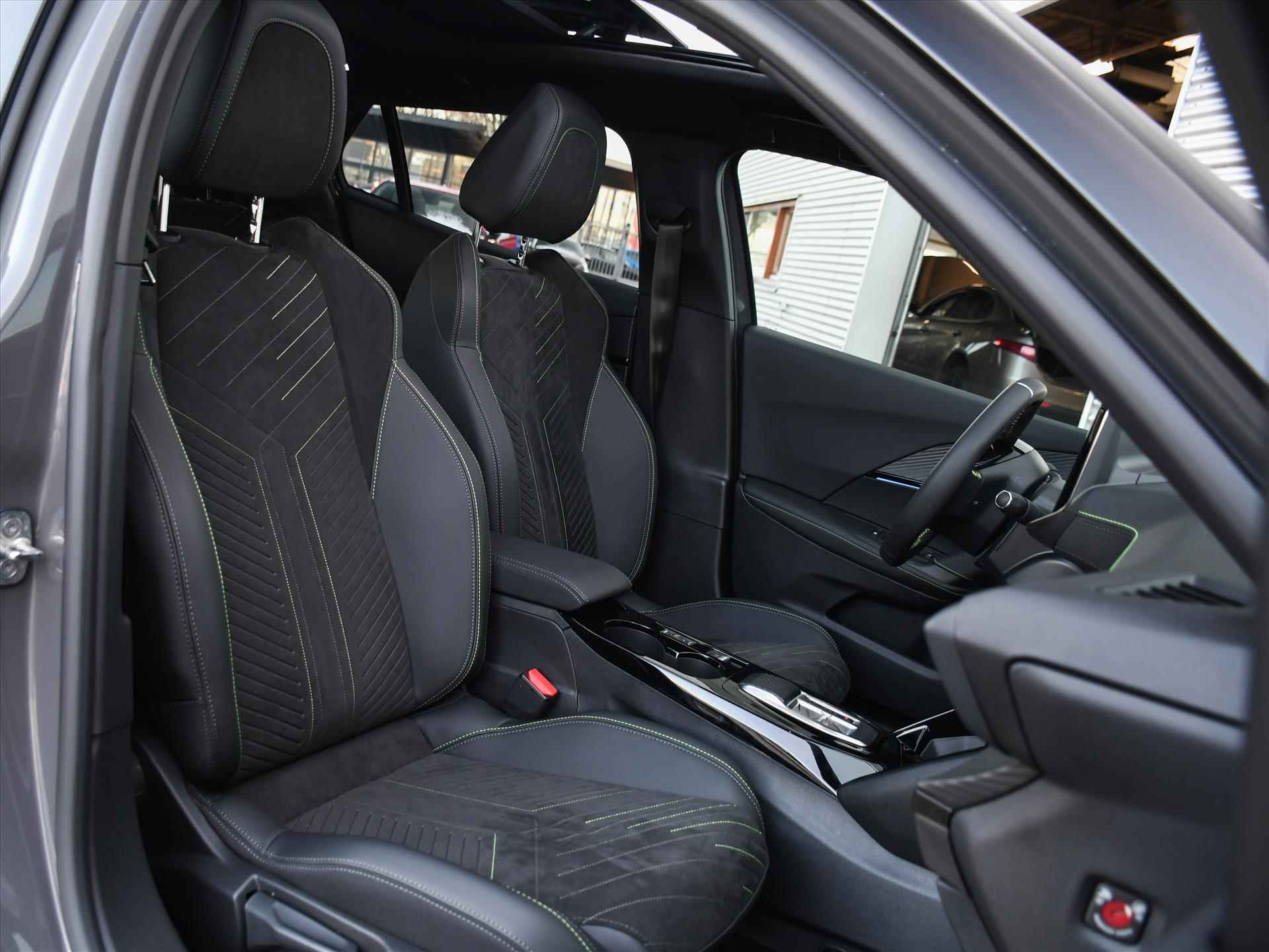 Peugeot e-2008 EV GT 54kWh 156pk Automaat SCHUIF-DAK | 18''LM | DODE HOEK | PDC + 360° CAM. | STANDKACHEL | ADAPT. CRUISE - 9/40