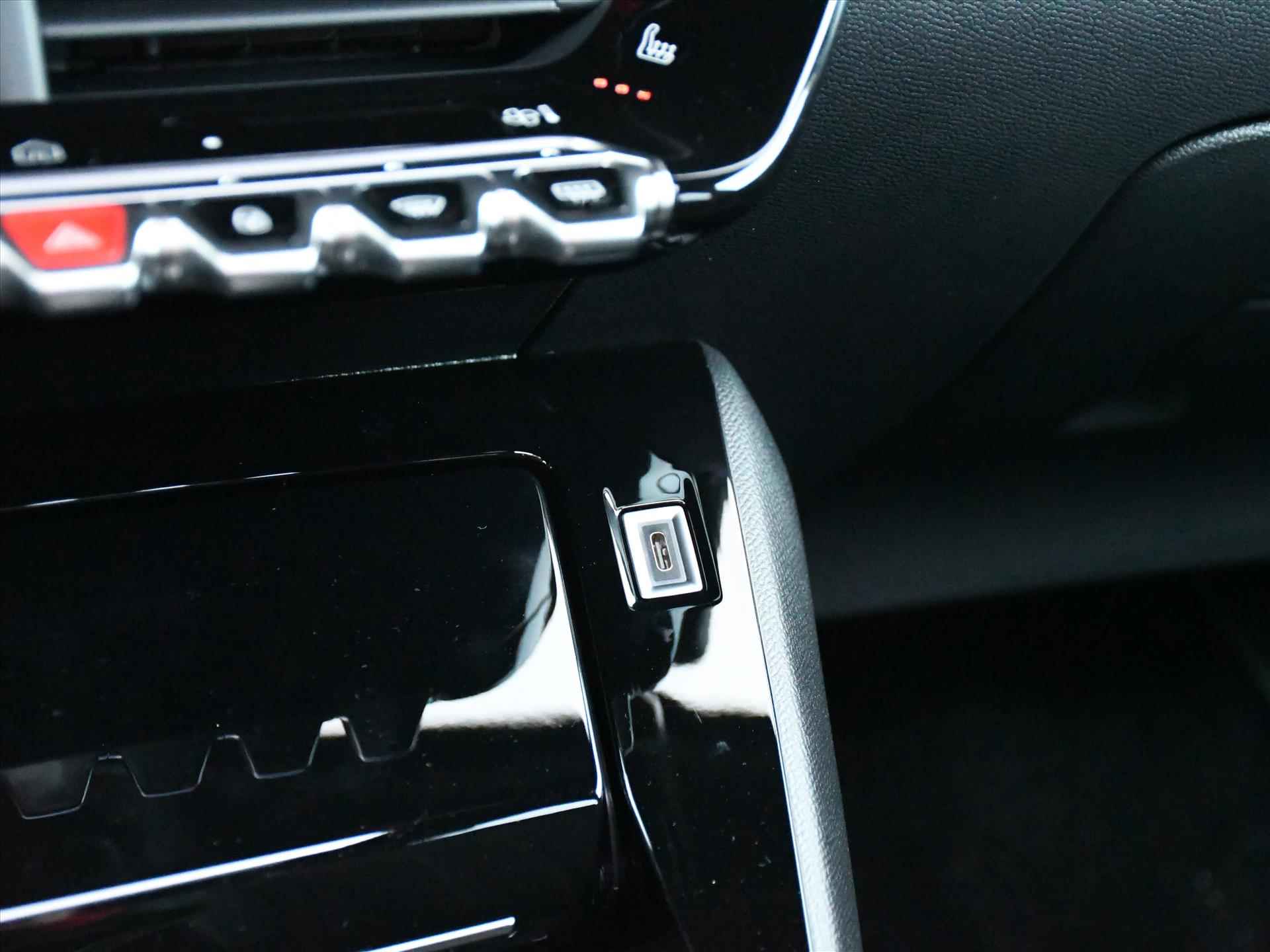 Peugeot e-2008 EV GT 54kWh 156pk Automaat SCHUIF-DAK | 18''LM | DODE HOEK | PDC + 360° CAM. | STANDKACHEL | ADAPT. CRUISE - 27/40