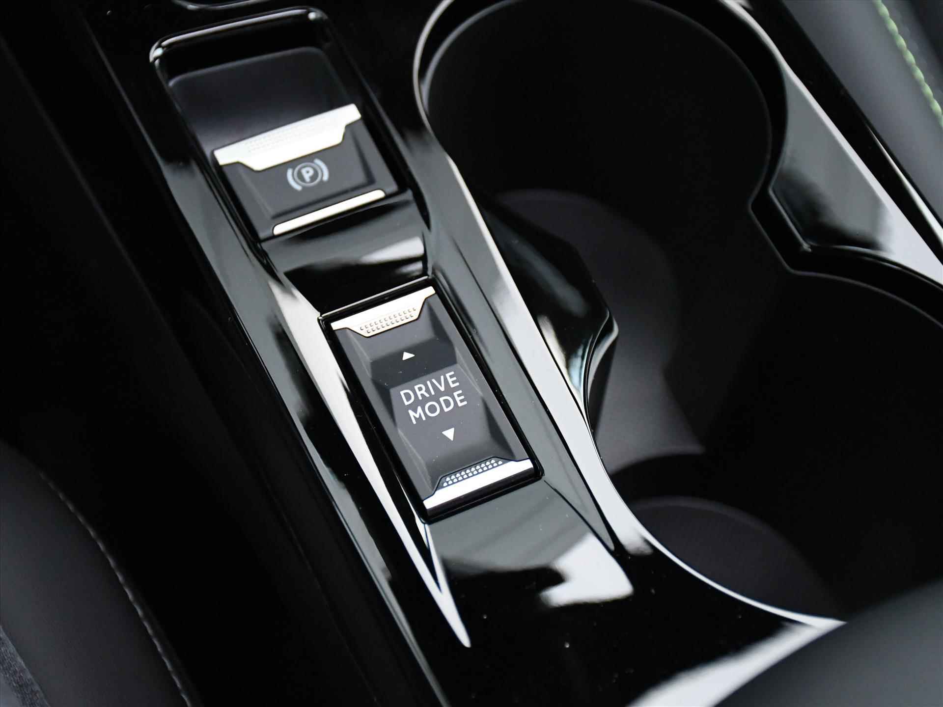 Peugeot e-2008 EV GT 54kWh 156pk Automaat SCHUIF-DAK | 18''LM | DODE HOEK | PDC + 360° CAM. | STANDKACHEL | ADAPT. CRUISE - 29/40
