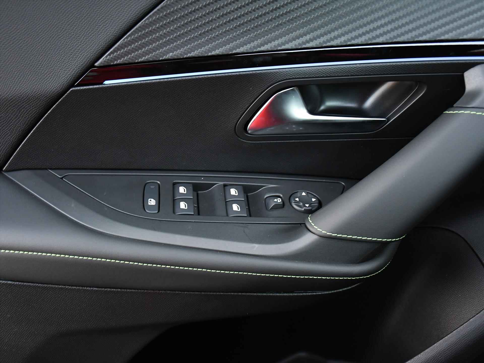 Peugeot e-2008 EV GT 54kWh 156pk Automaat SCHUIF-DAK | 18''LM | DODE HOEK | PDC + 360° CAM. | STANDKACHEL | ADAPT. CRUISE - 34/40
