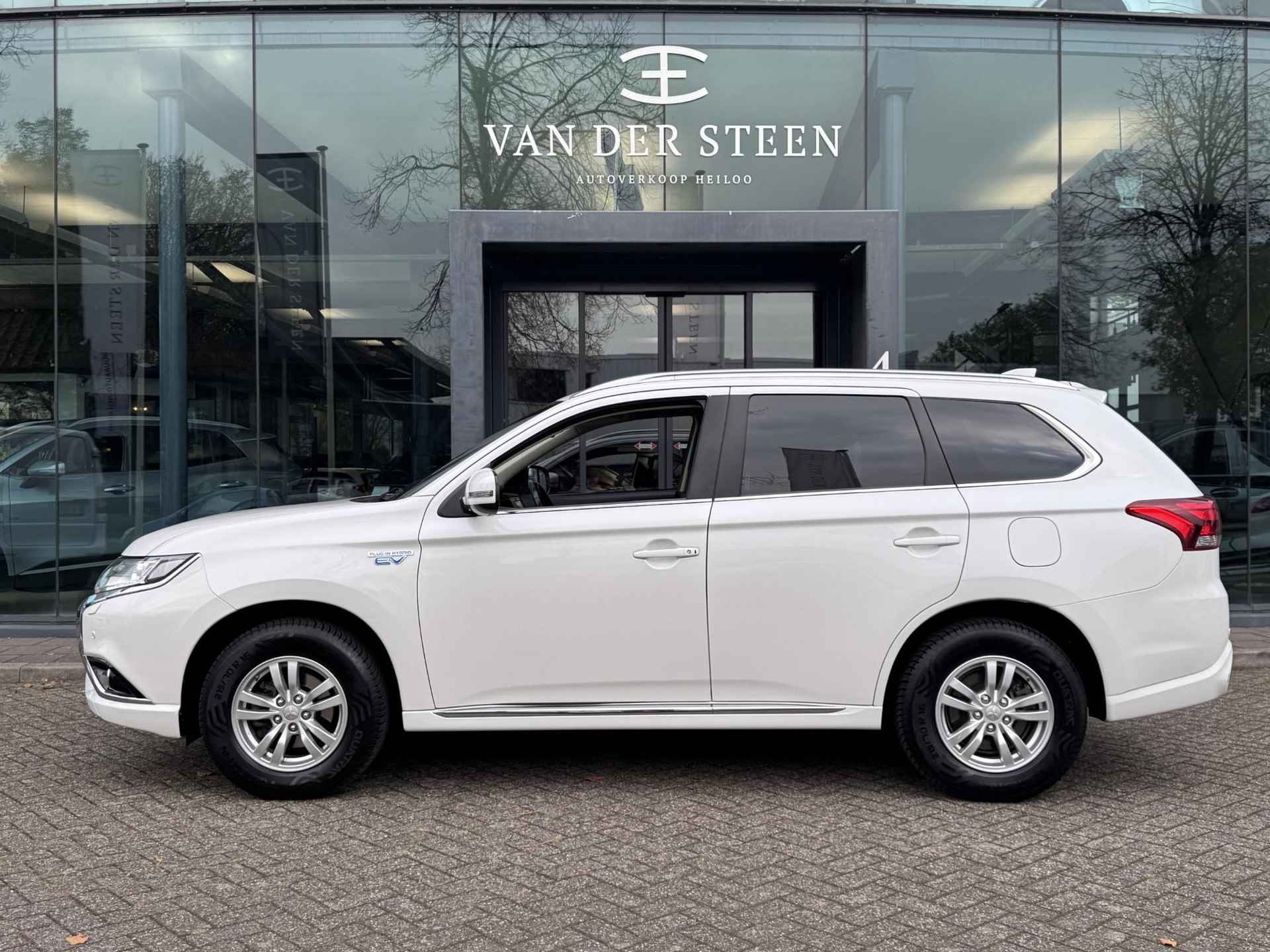 Mitsubishi Outlander 2.0 PHEV Pure Apple Carplay | NL Auto | Alcantara - 5/21