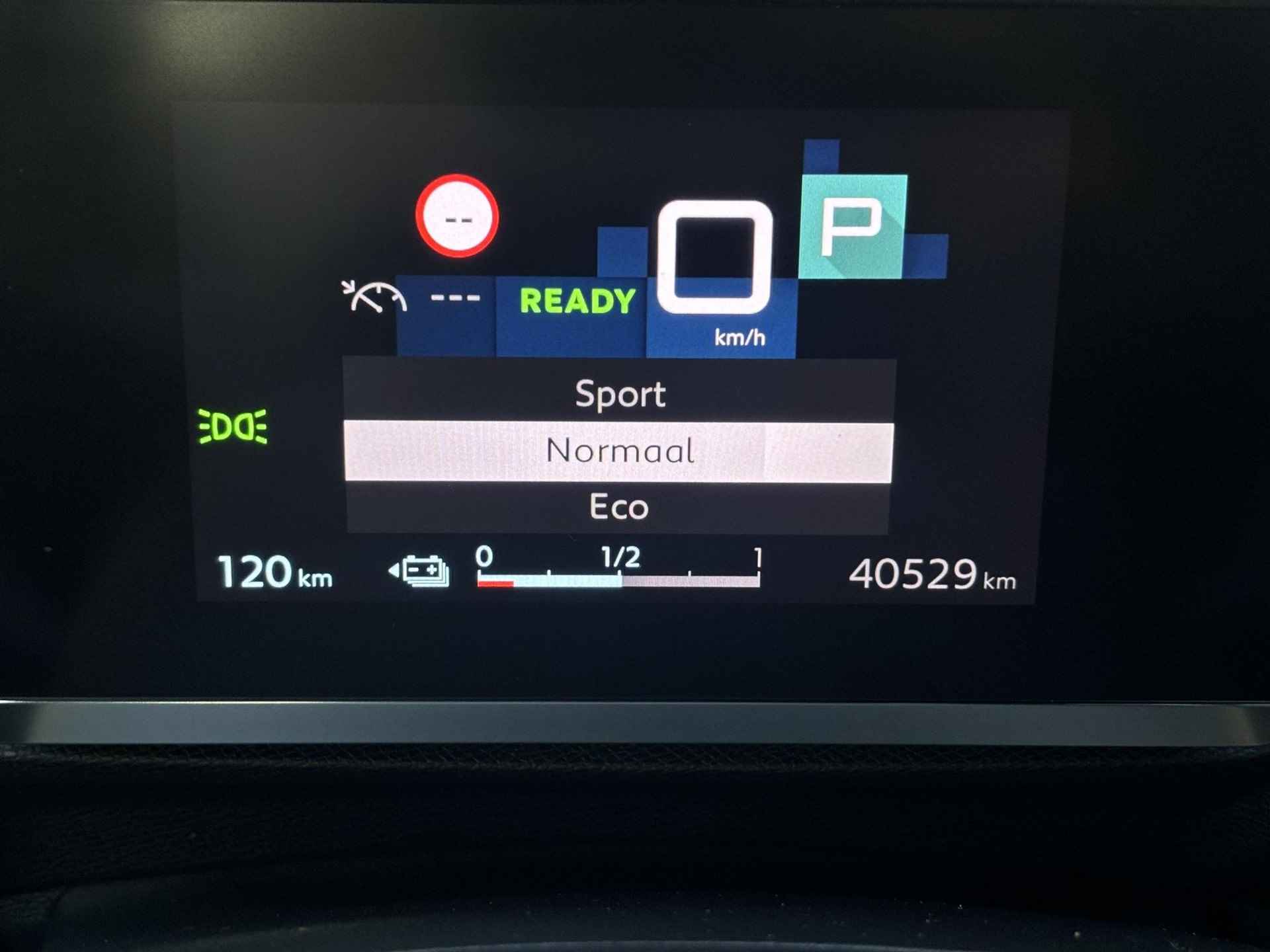 Citroën ë-C4 5-deurs Feel EV 50kWh 136pk AUTOMAAT | APPLE CARPLAY / ANDROID AUTO | CAMERA | CLIMA | CRUISE CONTROL | DAB+ | - 25/59