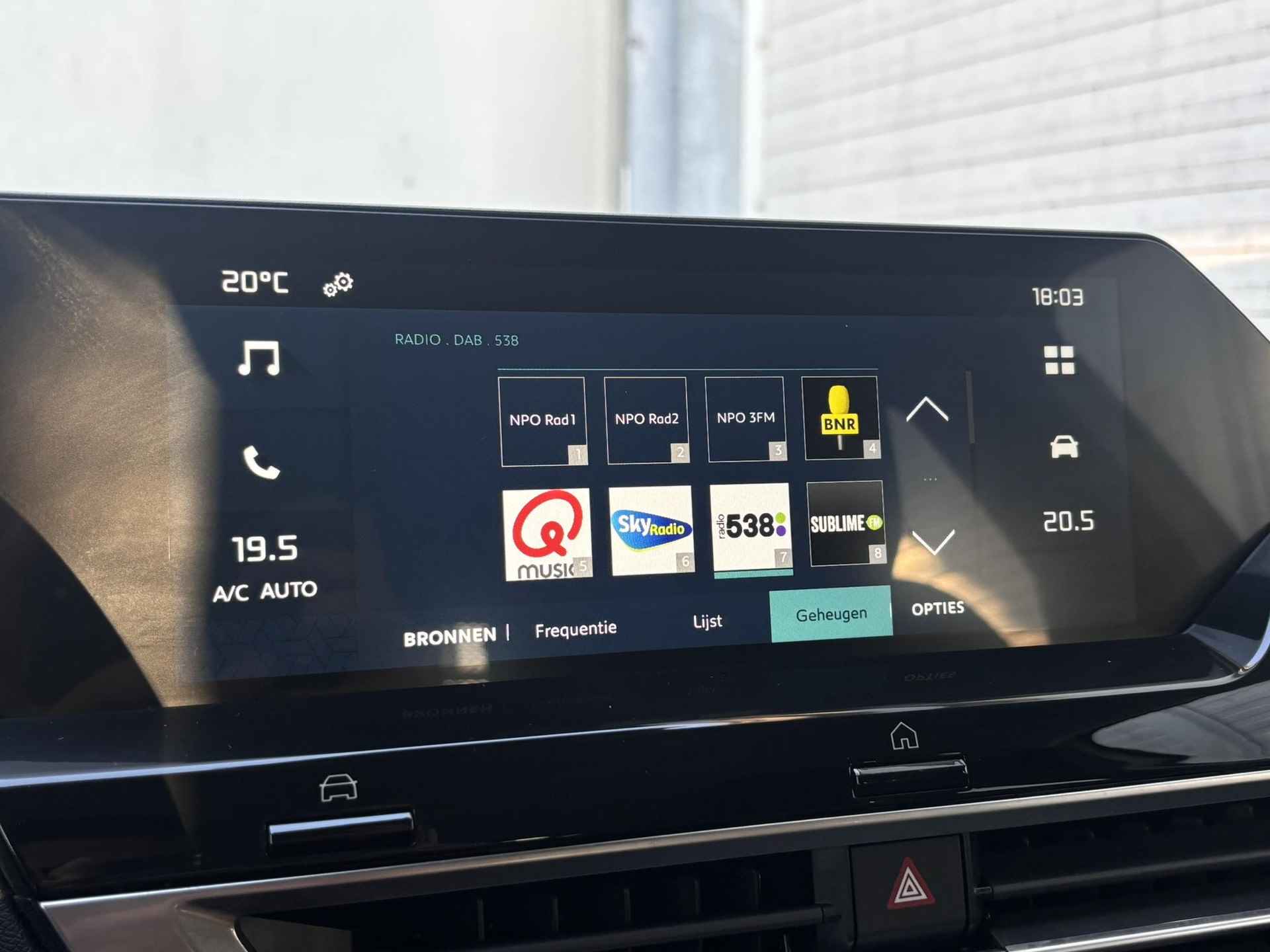 Citroën ë-C4 5-deurs Feel EV 50kWh 136pk AUTOMAAT | APPLE CARPLAY / ANDROID AUTO | CAMERA | CLIMA | CRUISE CONTROL | DAB+ | - 27/59