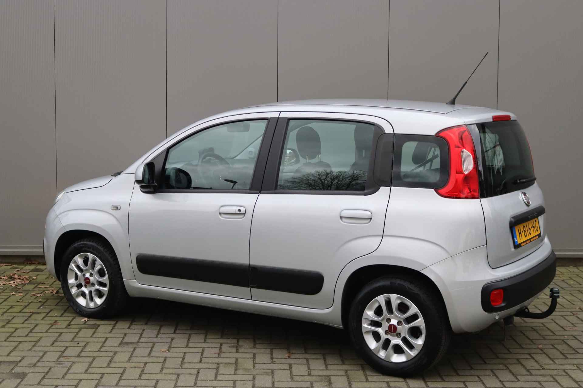 Fiat Panda 1.2i 70PK Lounge Trekhaak/Airco/Parkeerhulp - 4/26