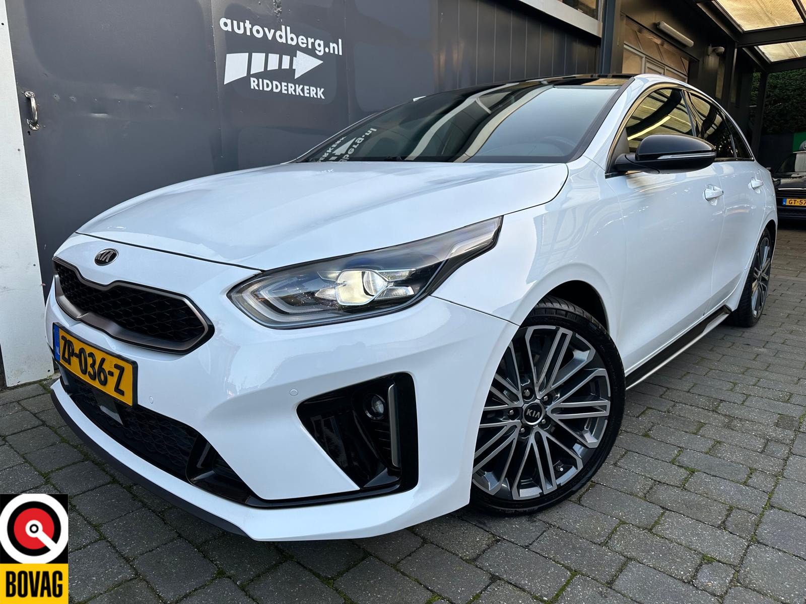 Kia ProCeed 1.4 T-GDI GT-PlusLine Automaat | Pano | Carplay | Achterklep elektr. |