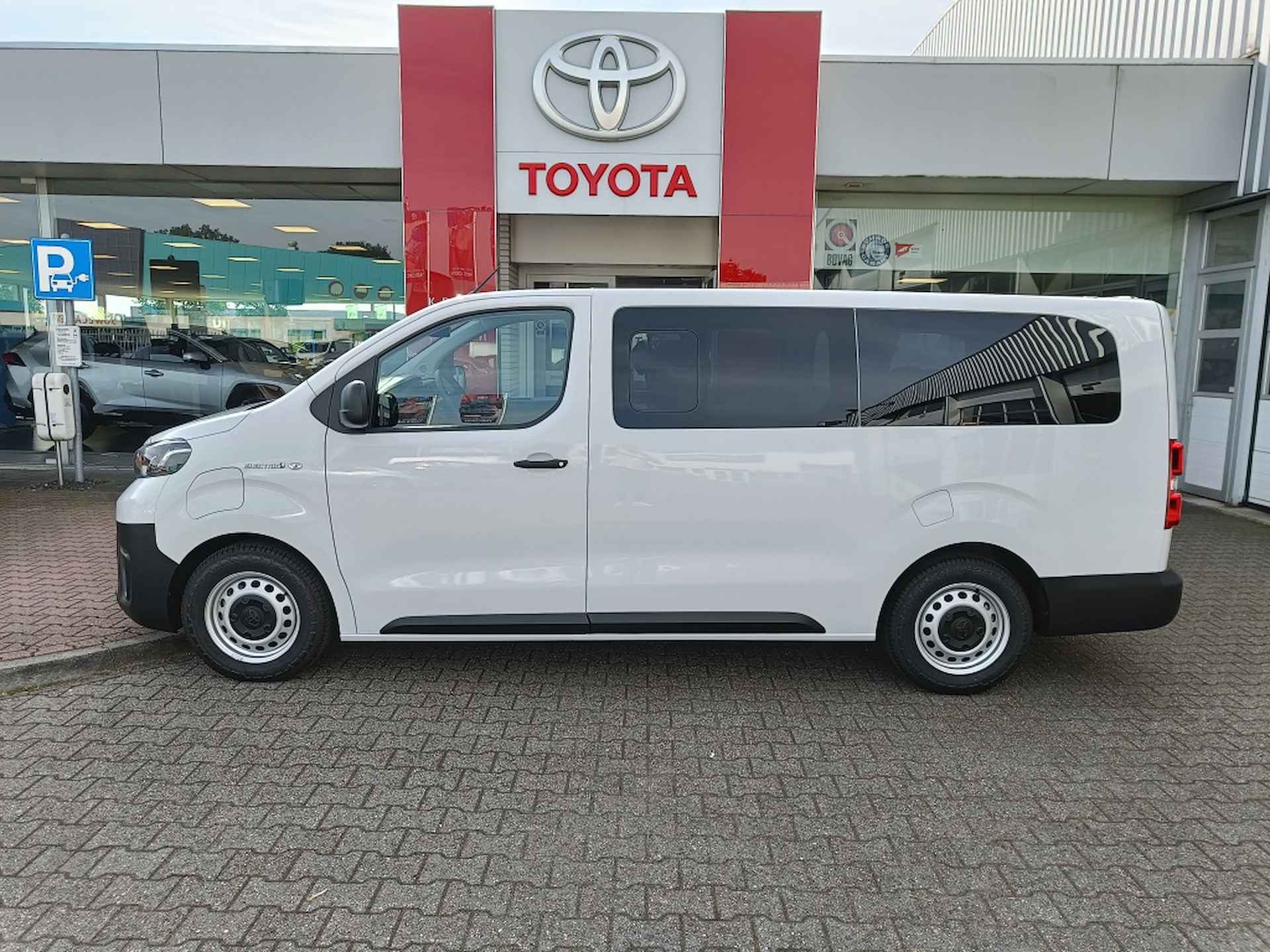 Toyota PROACE  Shuttle Long 75 kWh Cool | 9 pers. | Navi Pakket | - 3/30