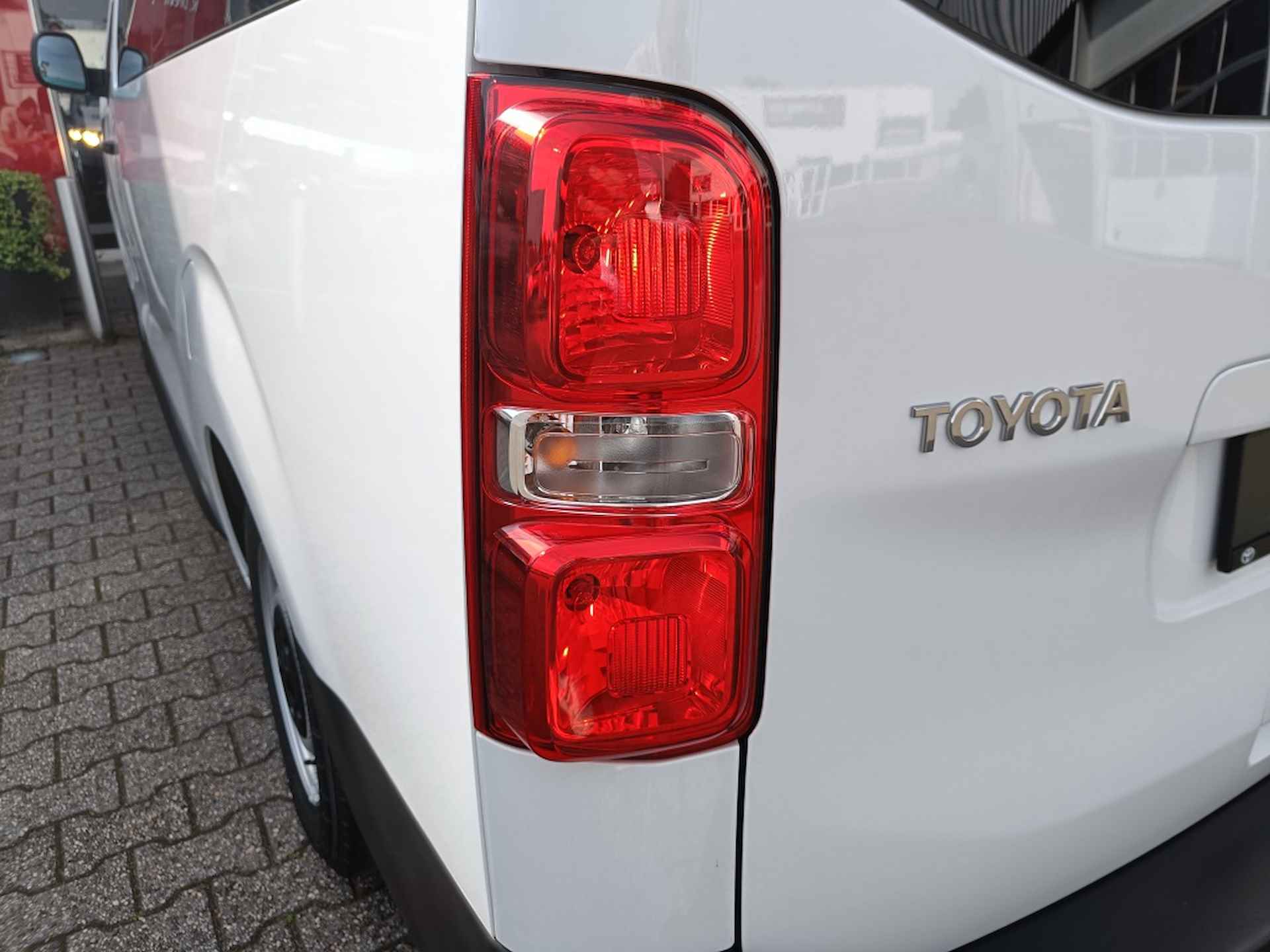 Toyota PROACE  Shuttle Long 75 kWh Cool | 9 pers. | Navi Pakket | - 29/30