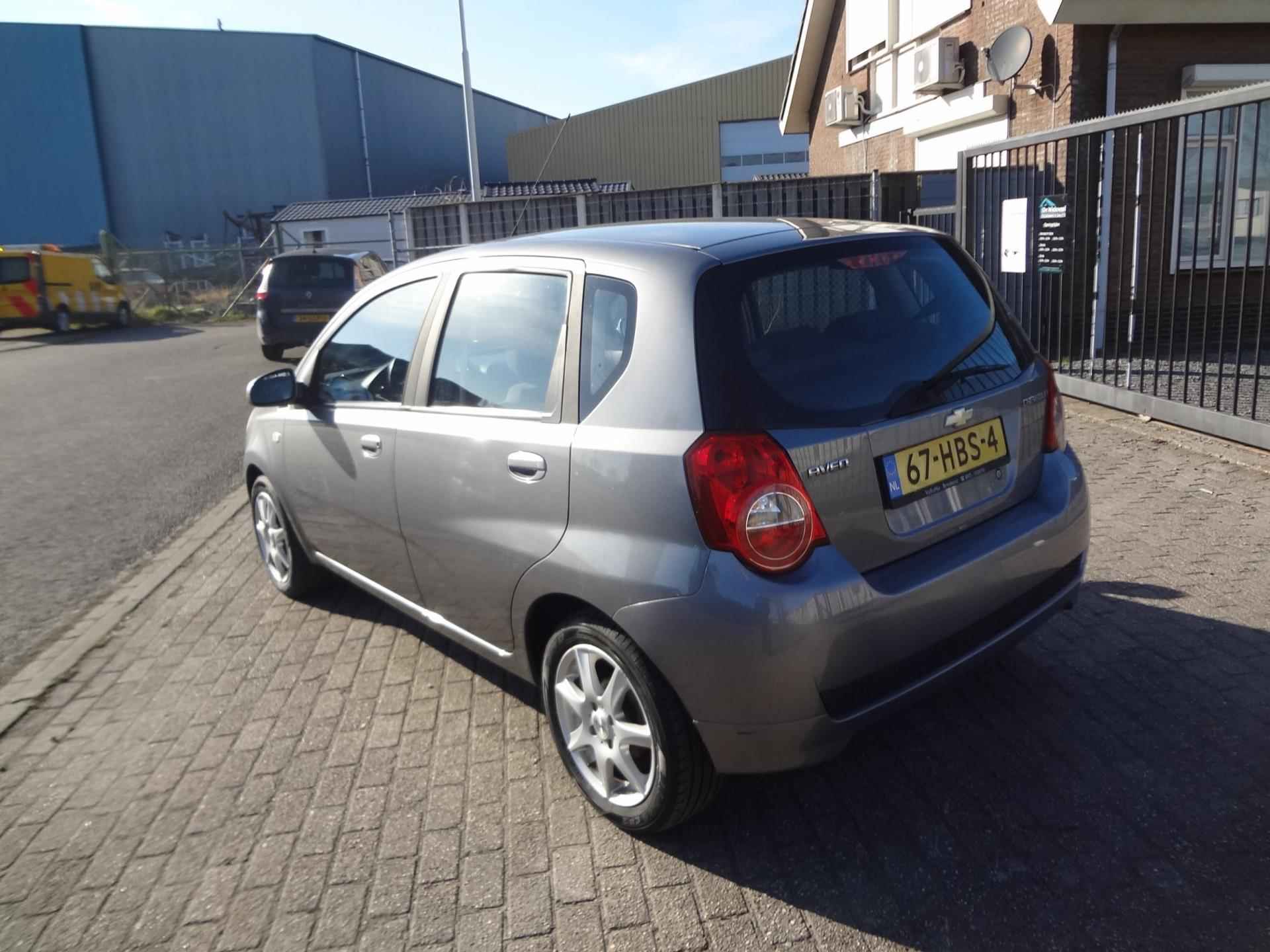 Chevrolet Aveo 1.2 16V LS - 4/10