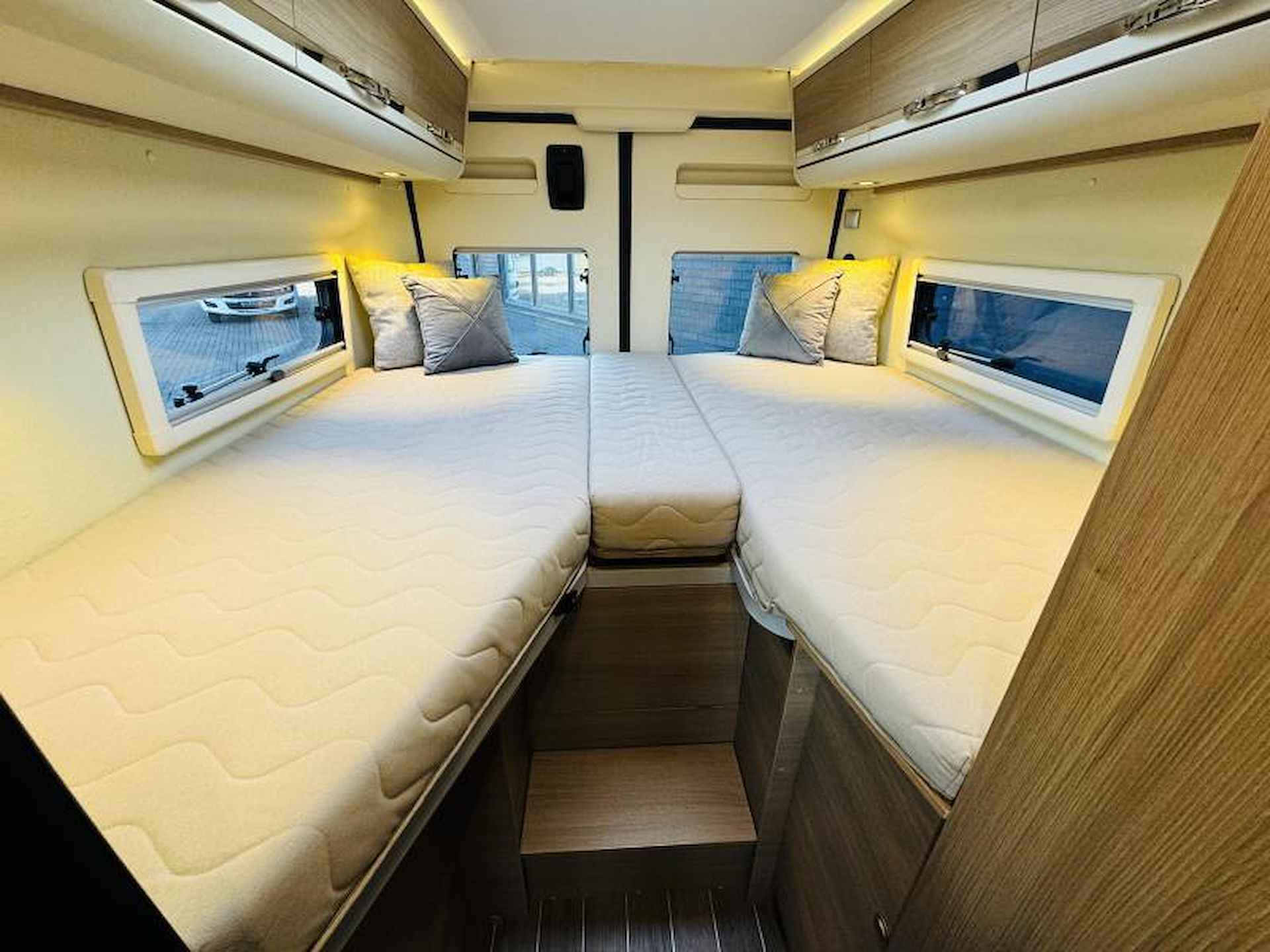 Adria Twin 640 sl Enkele bedden Automaat - 18/25