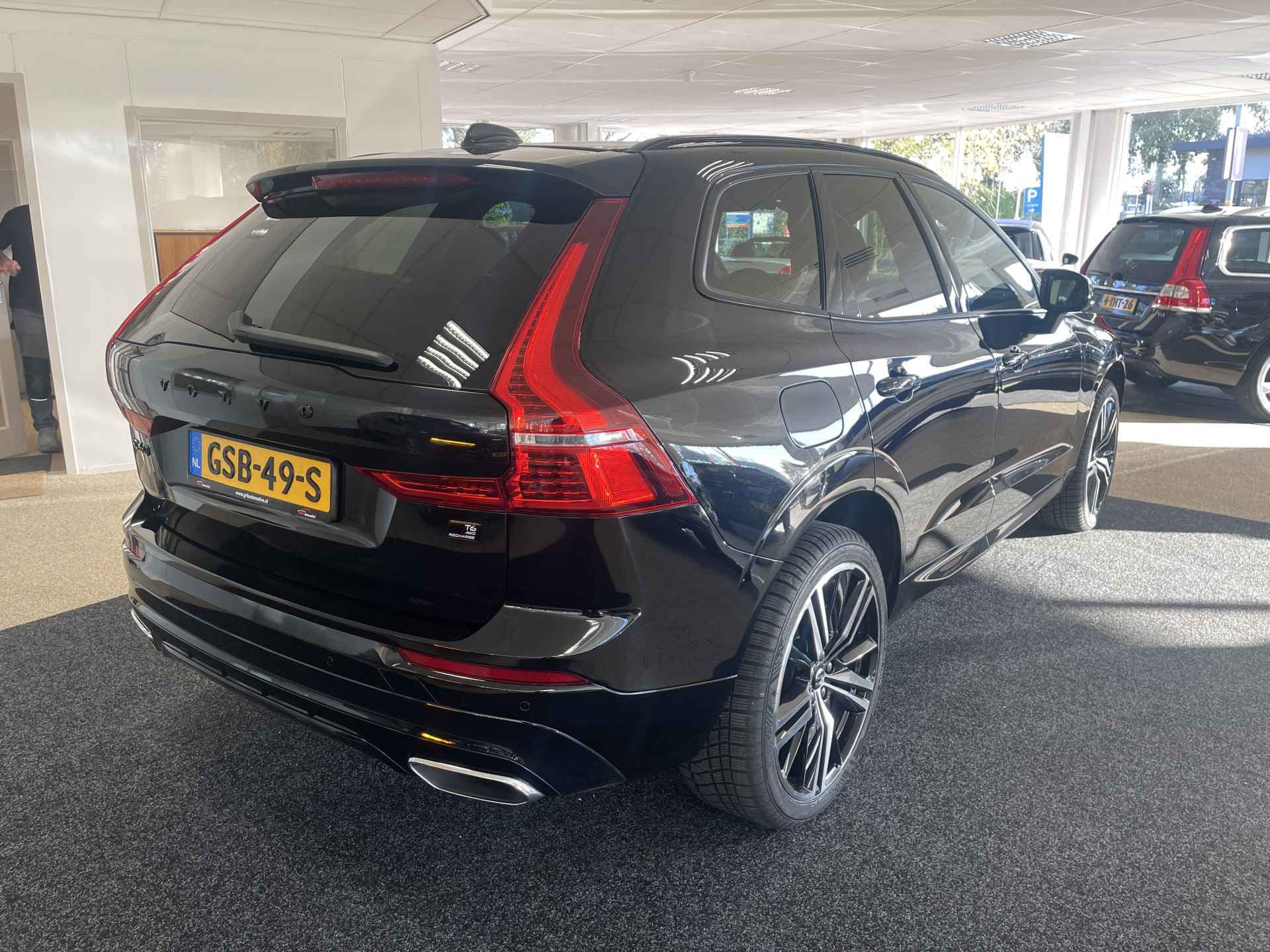 Volvo XC60 2.0 Recharge T6 AWD R-Design pano-dak,elec. trekhaak,harman/kardon - 2/20