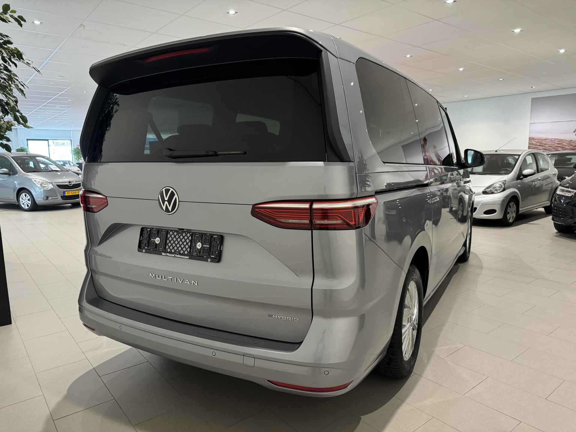 Volkswagen Multivan 1.4 eHybrid L2H1 Life | Navigatie | App-connect | Parkeersensoren |  Achteruitrijcamera | 231724 | - 3/19