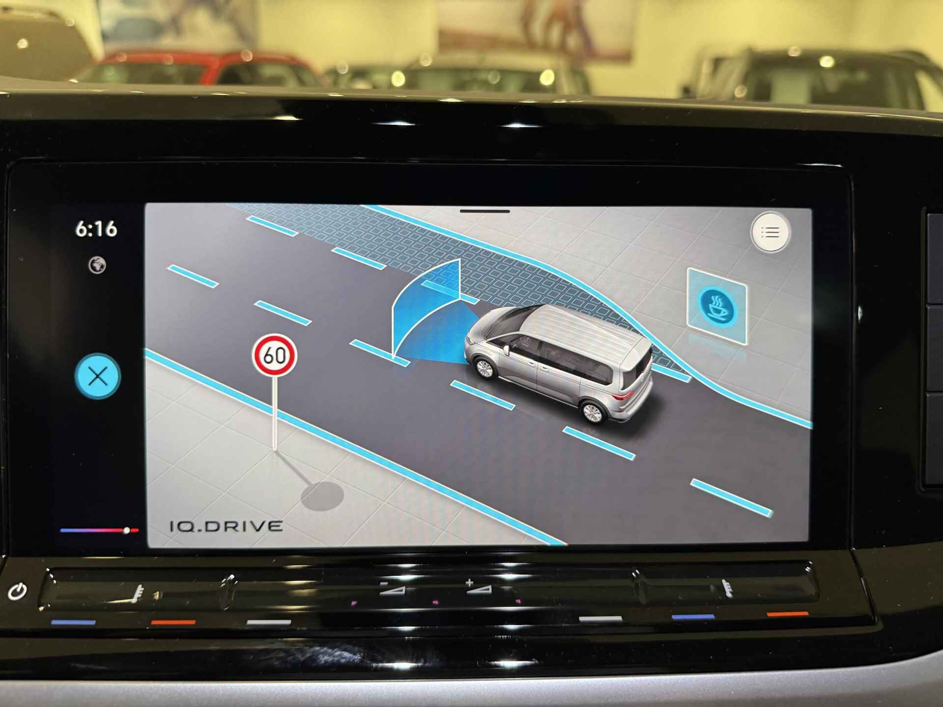 Volkswagen Multivan 1.4 eHybrid L2H1 Life | Navigatie | App-connect | Parkeersensoren |  Achteruitrijcamera | 231724 | - 16/19