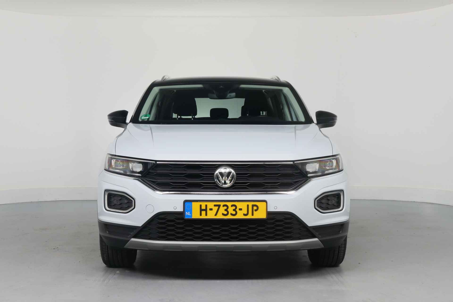 Volkswagen T-Roc 1.5 TSI Sport | Dealer Onderhouden! | Trekhaak | Stoelverwarming | Clima | Navi | LED | Cruise Adaptive | Parkeersensoren V+A - 2/39