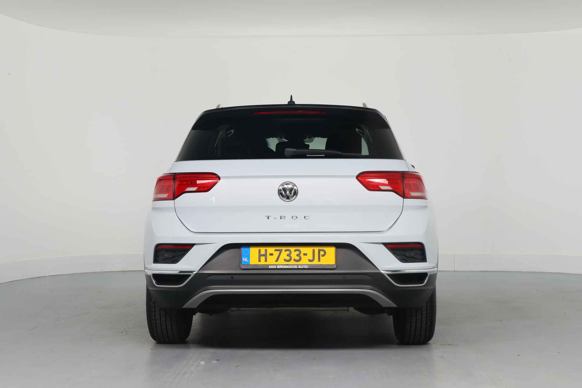 Volkswagen T-Roc 1.5 TSI Sport | Dealer Onderhouden! | Trekhaak | Stoelverwarming | Clima | Navi | LED | Cruise Adaptive | Parkeersensoren V+A - 4/39