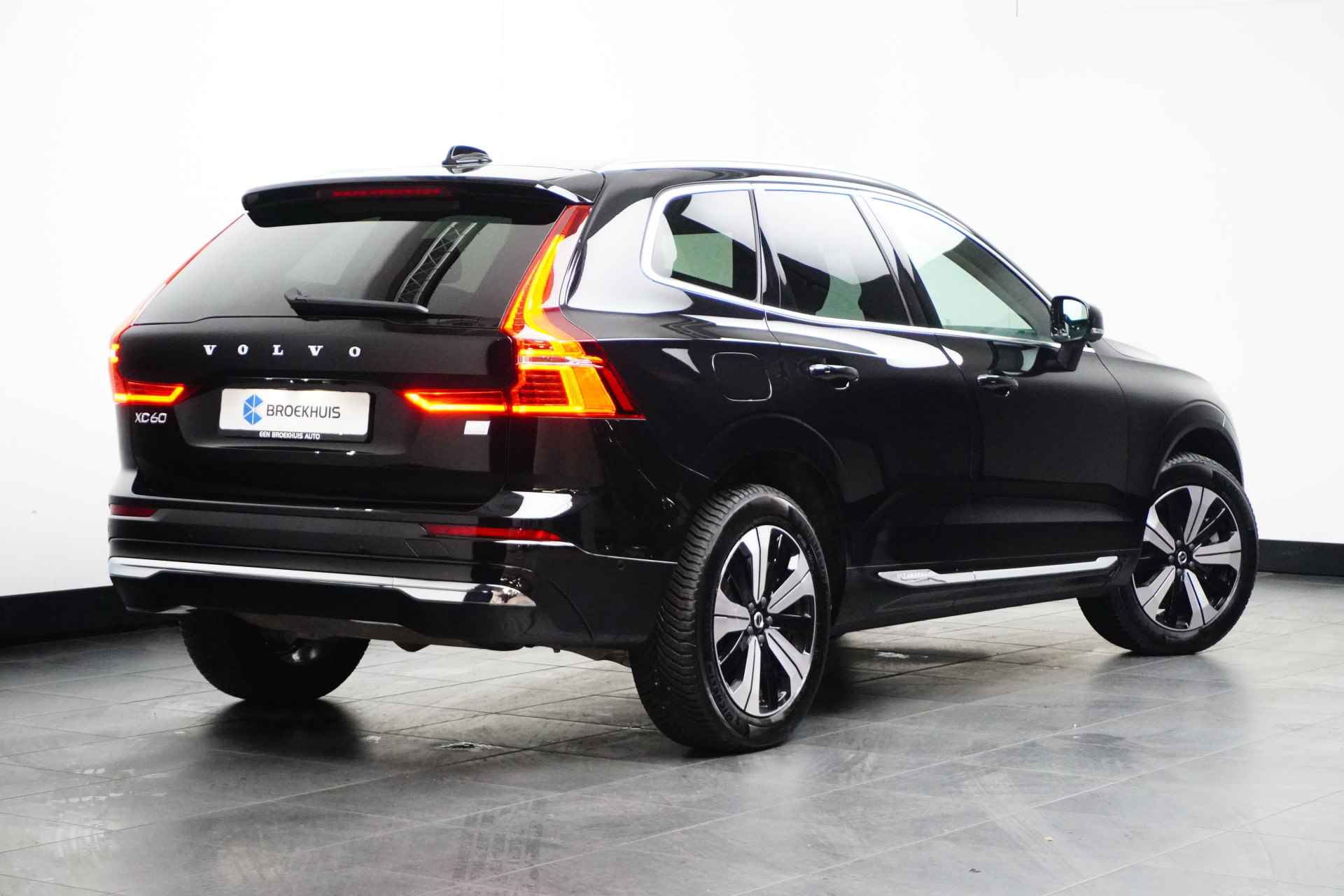 Volvo XC60 Recharge T6 AWD Plus Bright Long Range | Climate Pro Pack | Power Seats Pack | Park Assist Pack | 360o Camera | Parkeerverwarmin - 5/32