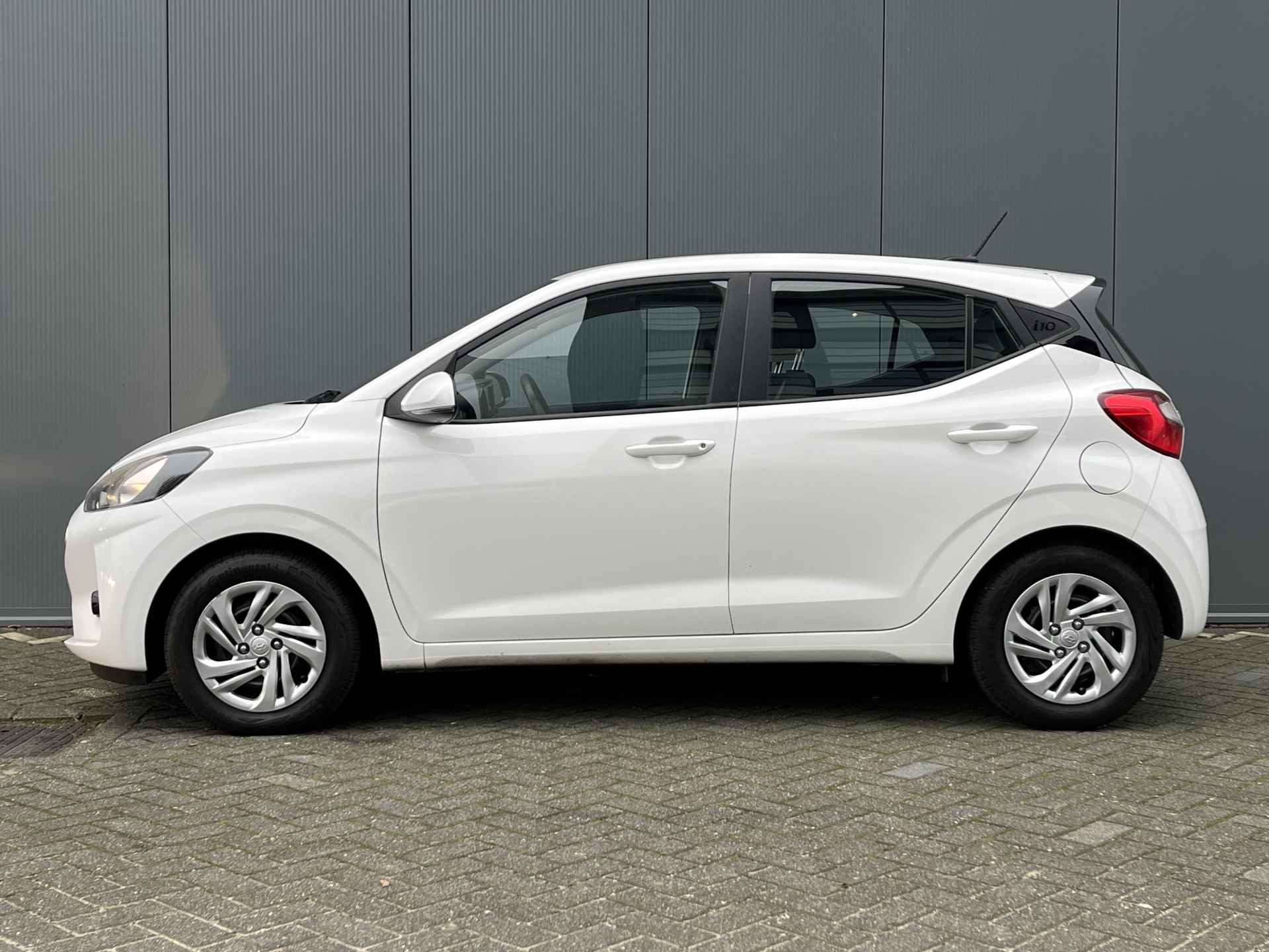 Hyundai i10 1.0 67pk Comfort | LED | Airco | Carplay | Navigatie | Bluetooth | Cruisecontrol | 1e Eigenaar - 2/23