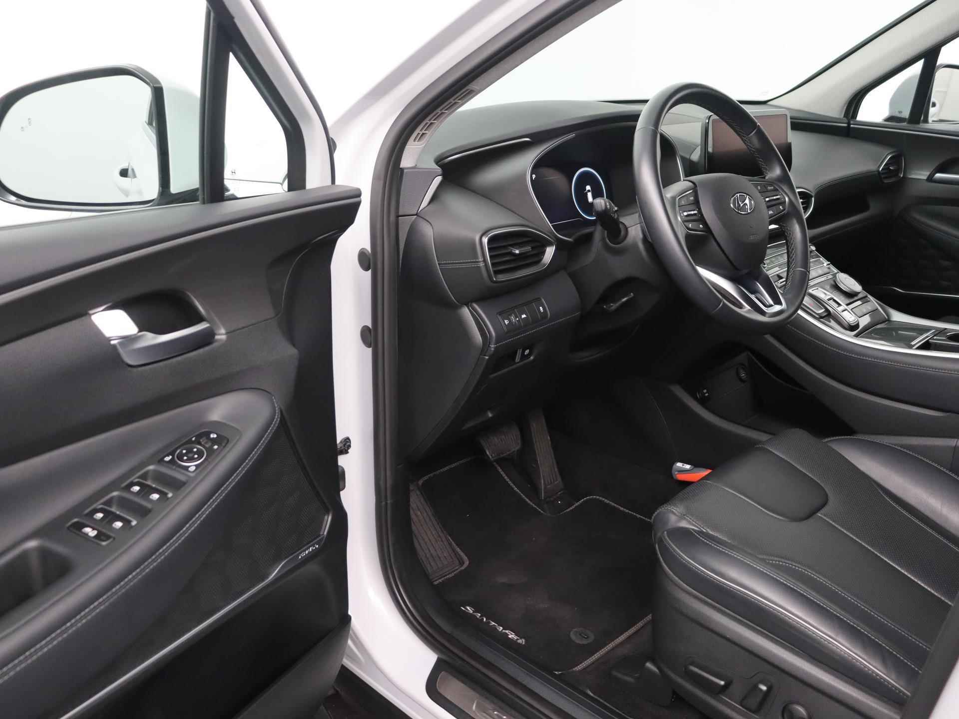 Hyundai Santa Fe 1.6 T-GDI HEV Comfort Smart 7PERSOONS | OUTLET DEAL | Leer | Stoelverwarming | Navigatie | Camera | - 11/33