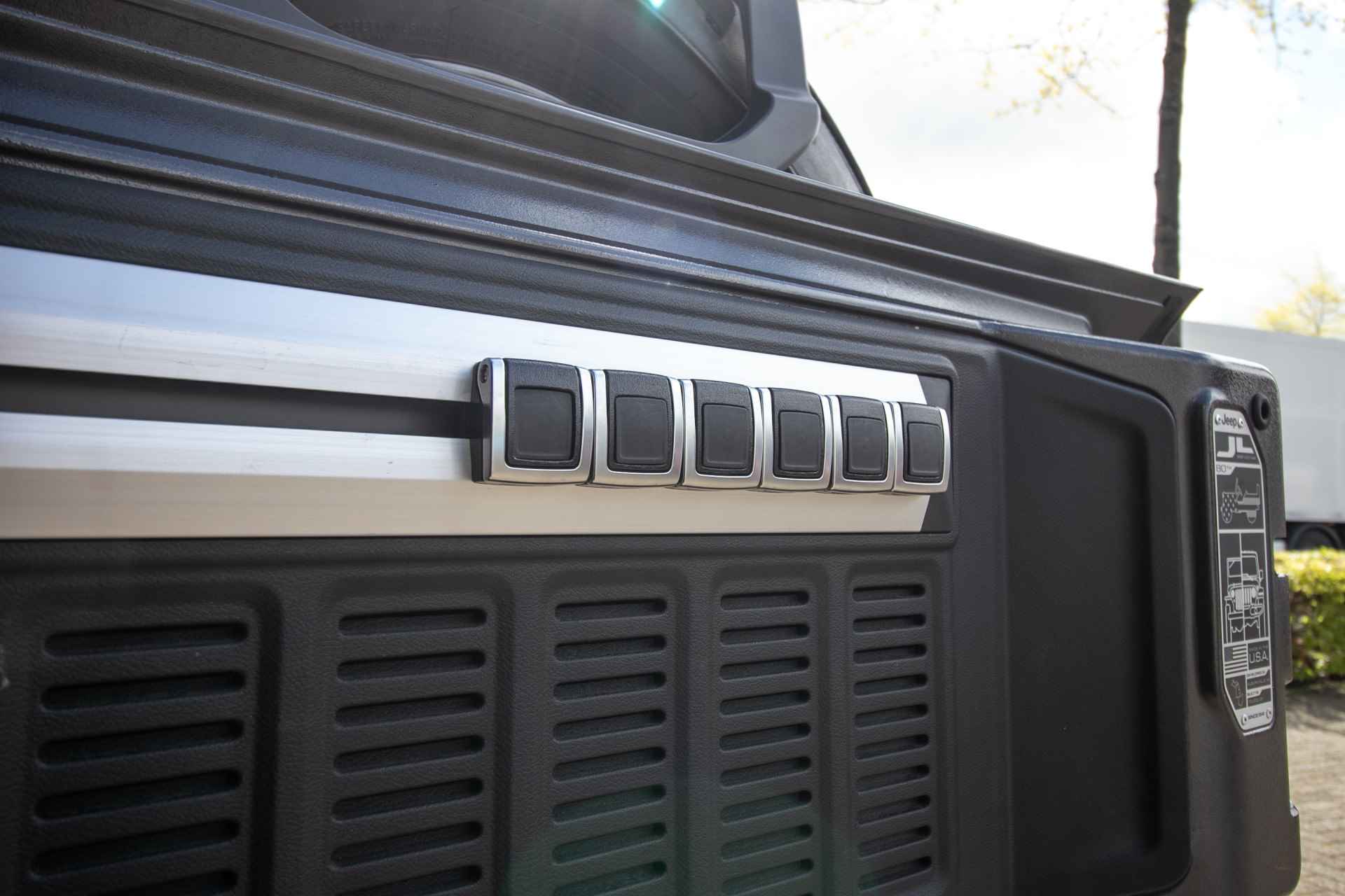 Jeep Wrangler Unlimited 4xe 380 80th Anniversary - All-in rijklrps | Navi | Camera | Leer | stoel/stuurverwarming - 68/71