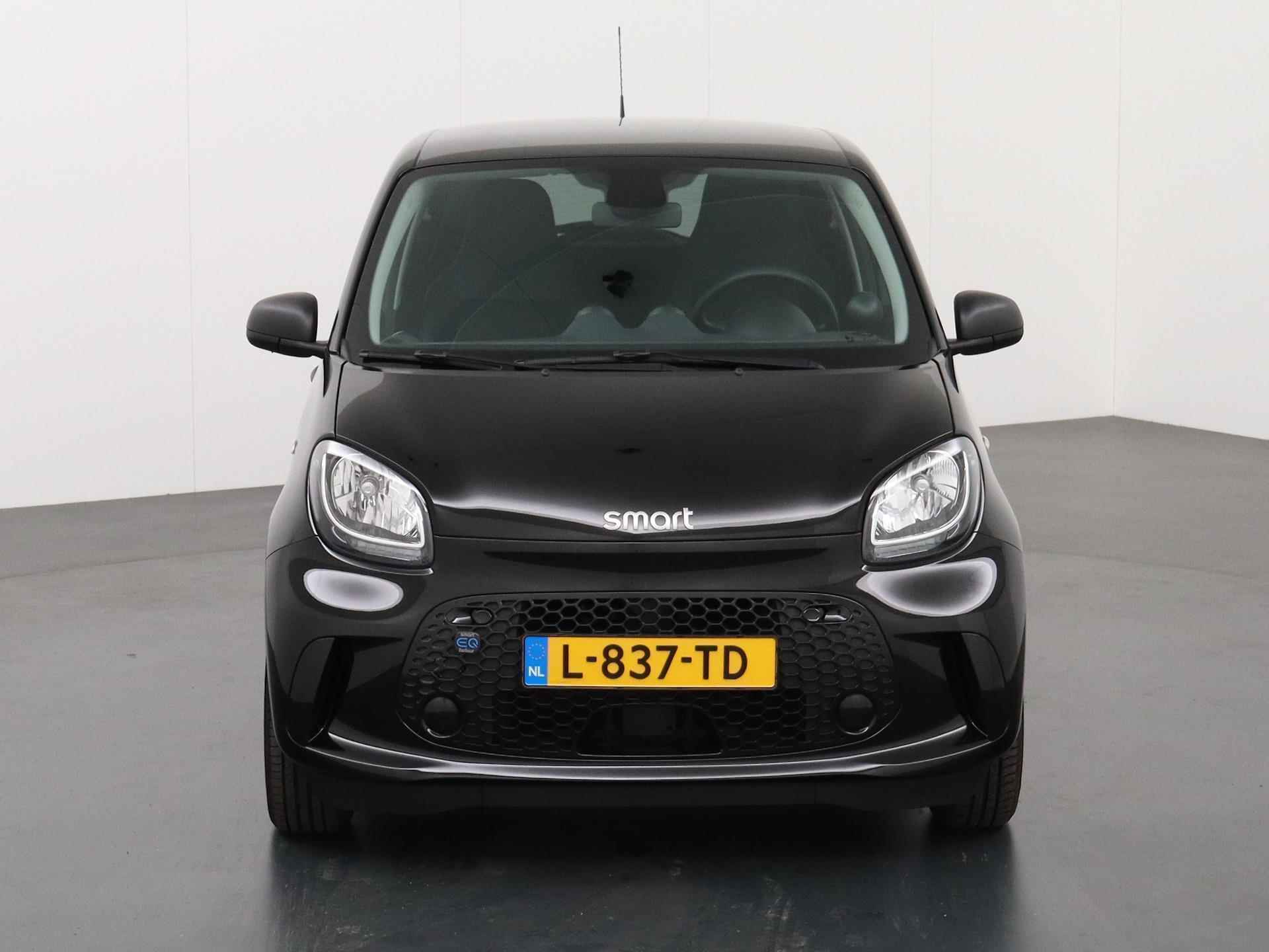 smart ForFour EQ Essential 18 kWh | Lederen bekleding | Climate Control | Elekt. Pakket | Cruise control | LED-Dagrijverlichting | 24 Mnd. Certified garantie! | - 3/35