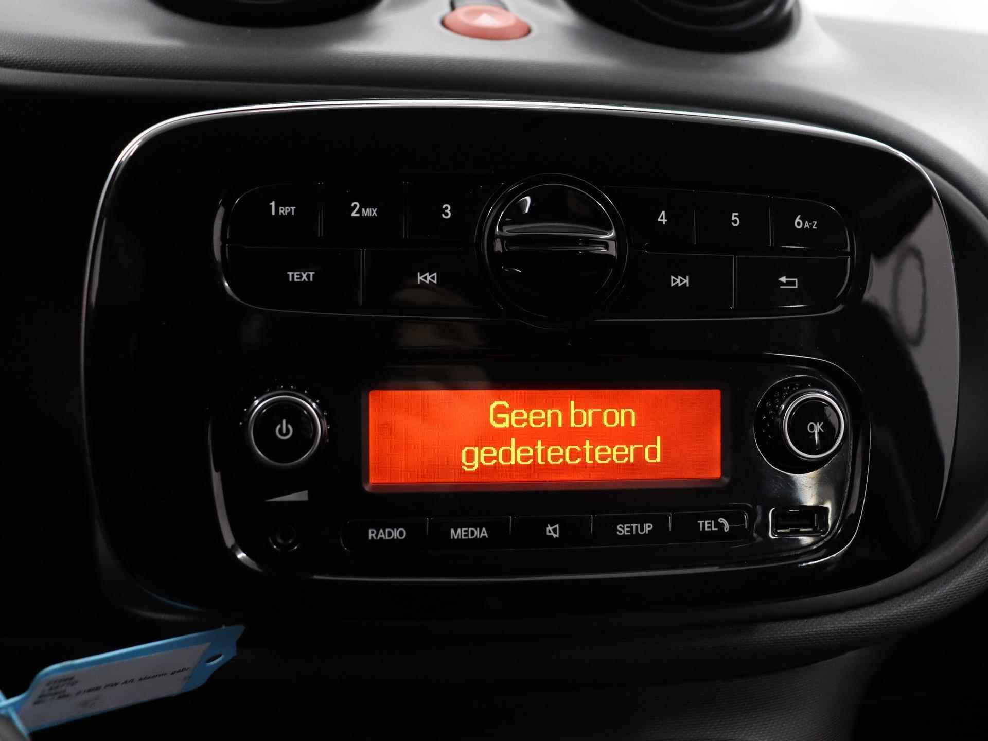 smart ForFour EQ Essential 18 kWh | Lederen bekleding | Climate Control | Elekt. Pakket | Cruise control | LED-Dagrijverlichting | 24 Mnd. Certified garantie! | - 23/35