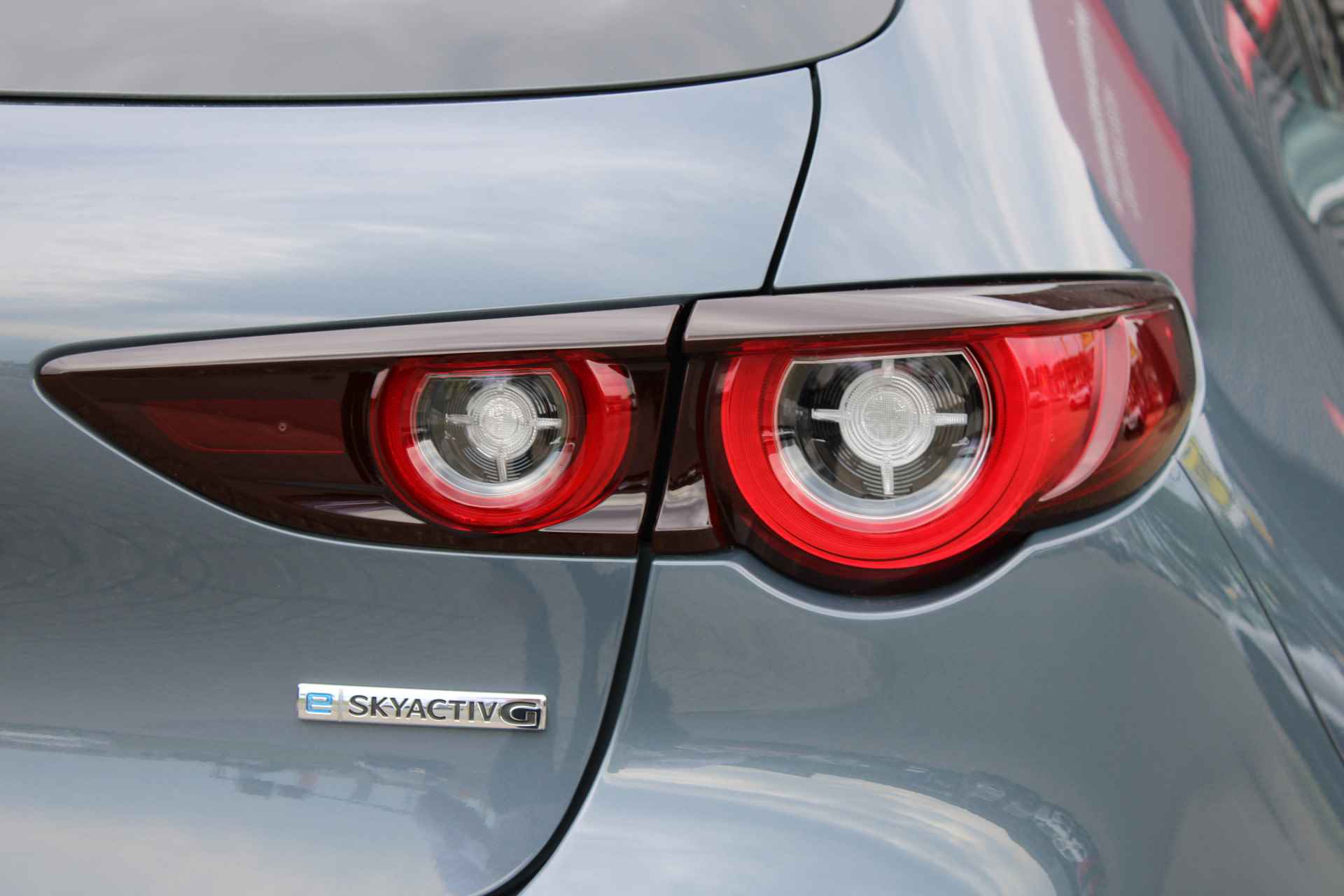 Mazda 3 2.0 e-SkyActiv-G M Hybrid 150 Homura / Camera / Navigatie / Stoelverwarming / Dodehoek Detectie / Keyless / Head-up display / "Vraag een vrijblijvende offerte aan!" - 36/37