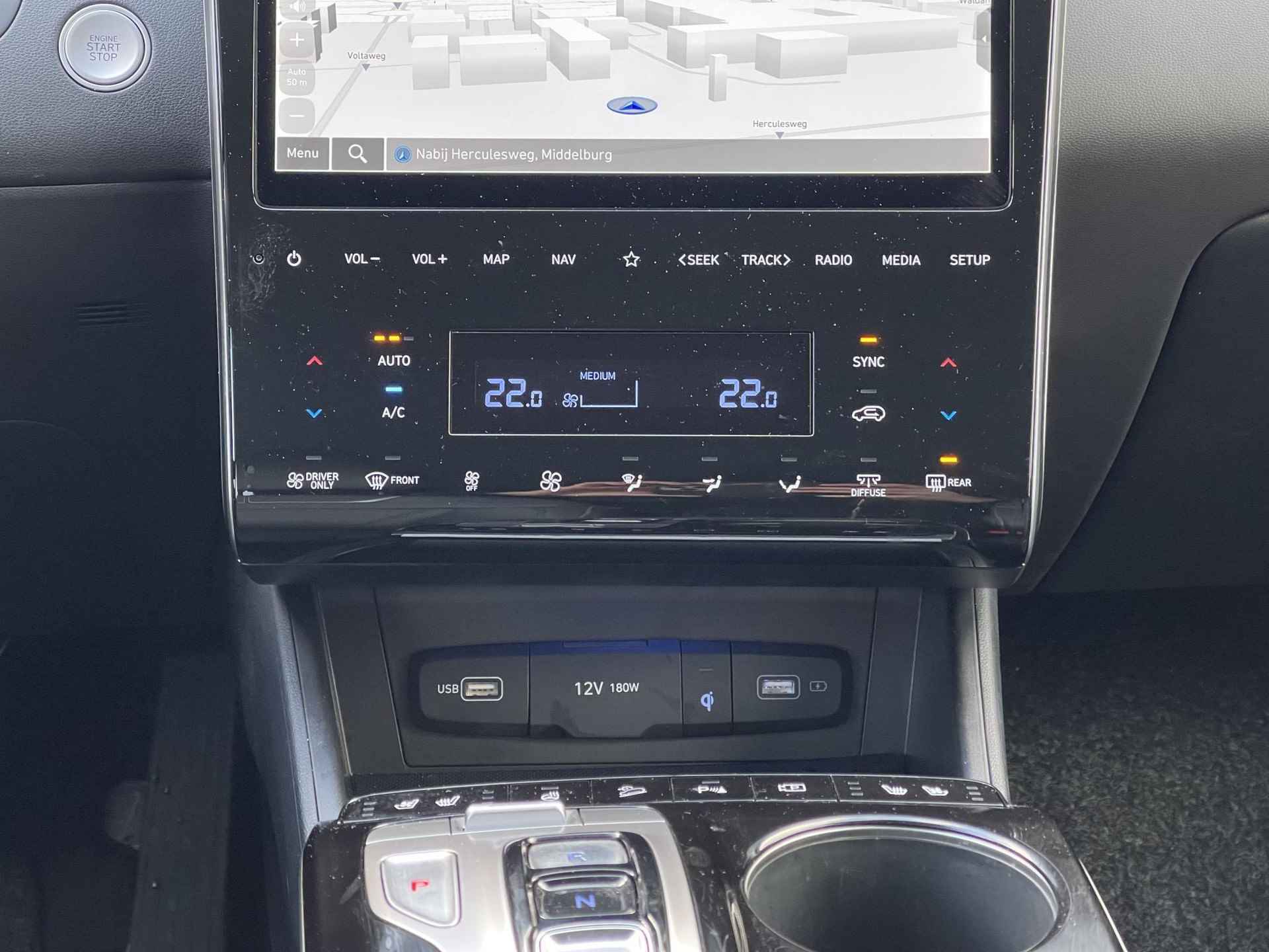 Hyundai Tucson 1.6 T-GDI HEV Premium | Vol-Leder | Digitaal Instrumentenpaneel | Adapt. Cruise Control | Apple Carplay/Android Auto | Stoelverwarming | Dodehoek Detectie | 360° Camera | Rijklaarprijs! - 19/30