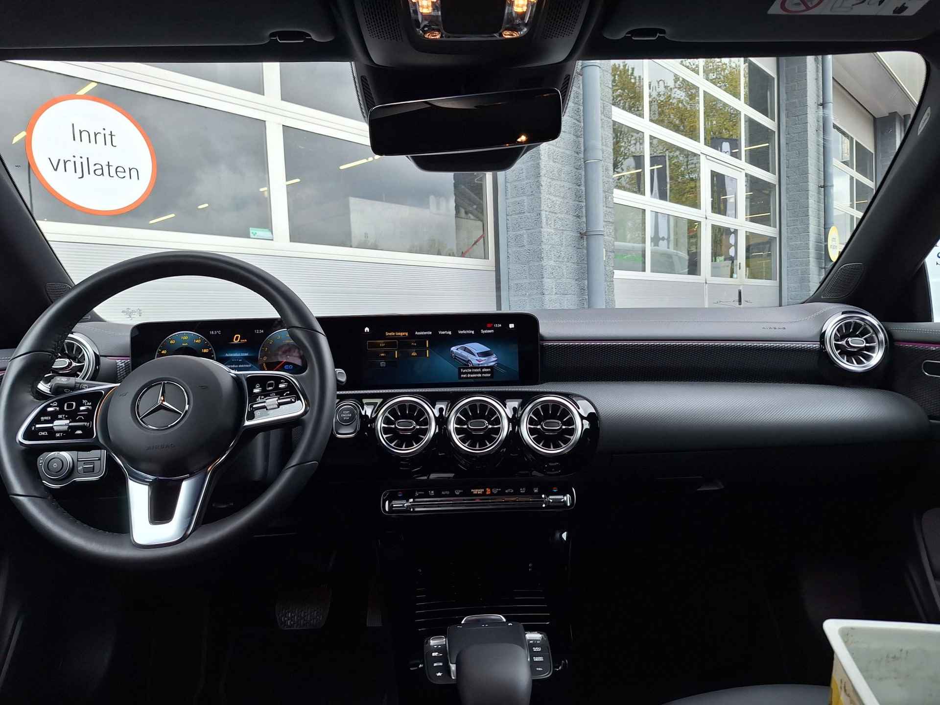 Mercedes-Benz CLA-klasse Shooting Brake 250 e Luxury Line | Premium | Nightpakket | Rijassistentiepakket | Achteruitrijcamera | Stoelverwarming | Sfeerverlichting | Trekhaak - 9/45