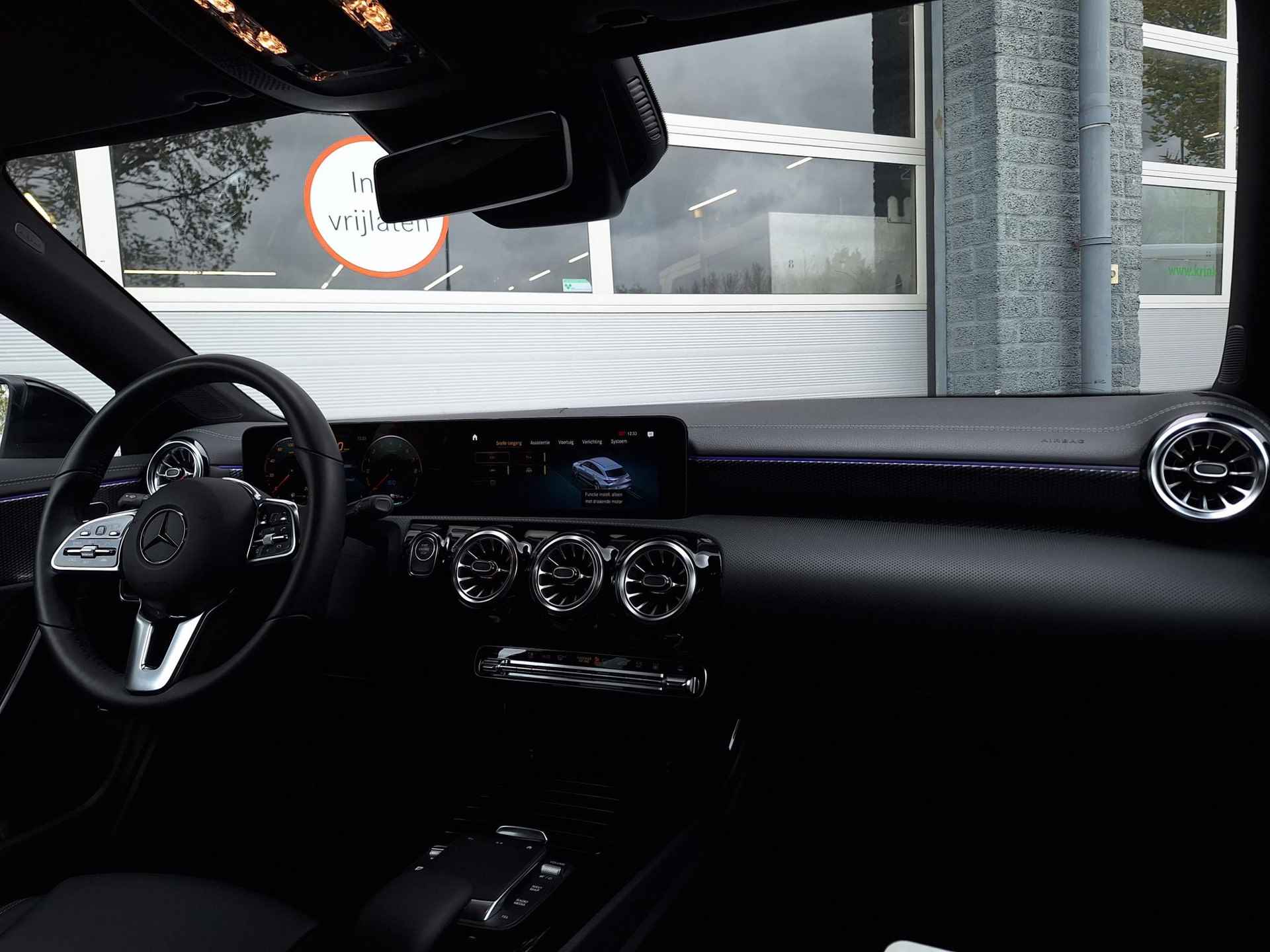 Mercedes-Benz CLA-klasse Shooting Brake 250 e Luxury Line | Premium | Nightpakket | Rijassistentiepakket | Achteruitrijcamera | Stoelverwarming | Sfeerverlichting | Trekhaak - 10/45