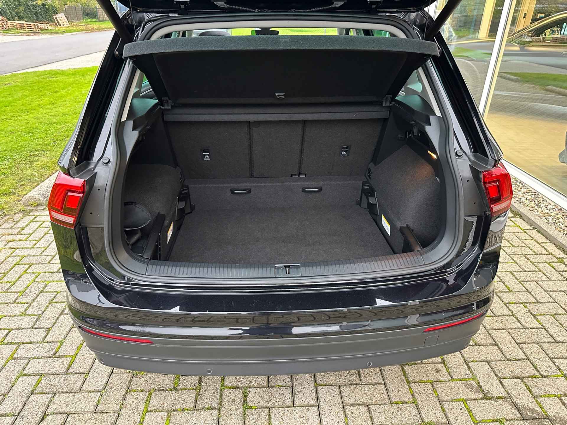 Volkswagen Tiguan 1.5 TSI ACT Comfortline Panorama | Navi | APP - 10/37