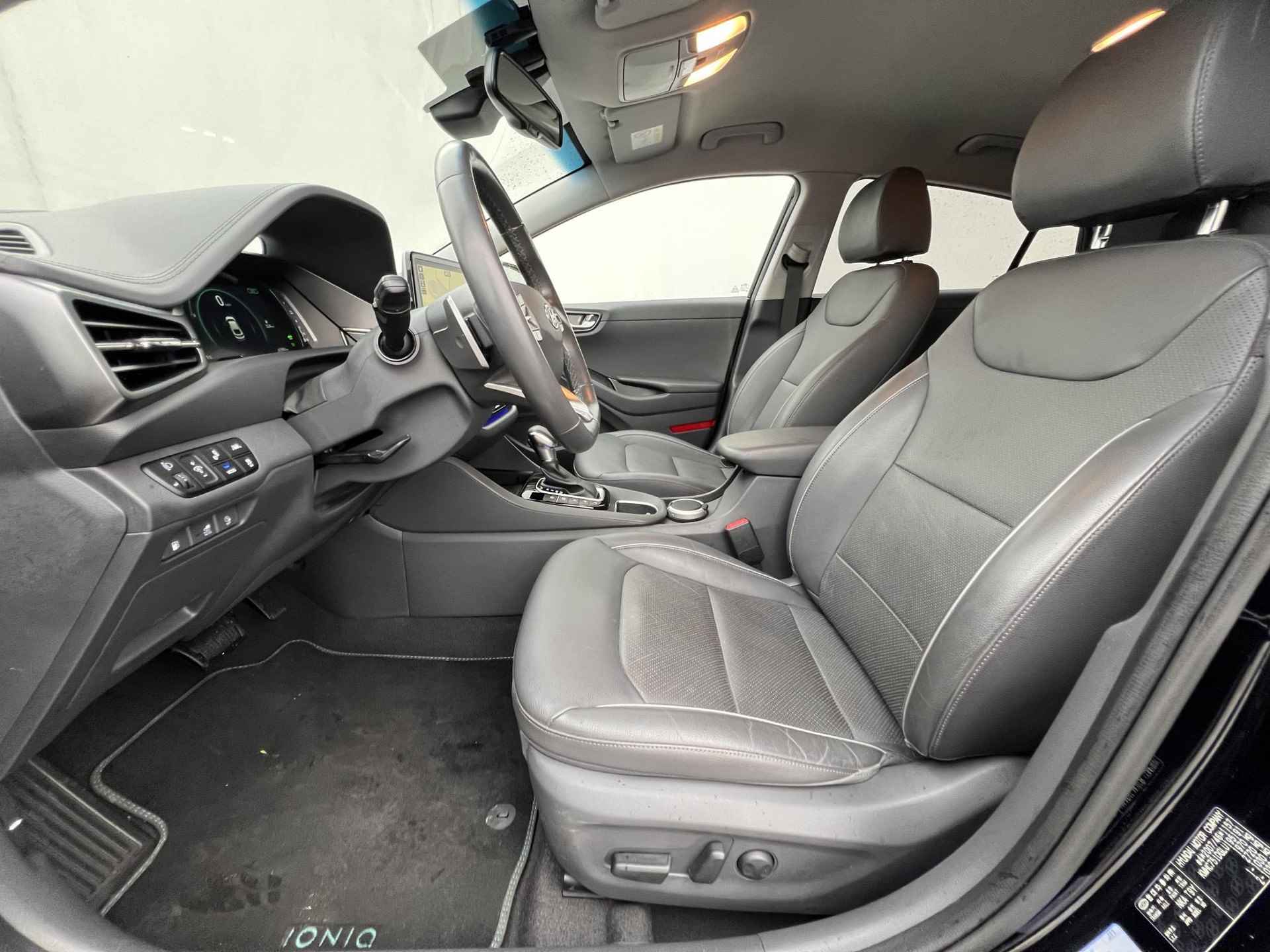 Hyundai IONIQ 1.6 GDi PHEV Premium Automaat / Leder / Stuur-, stoel- en achterbankverwarming / Bluelink nagivatie / - 8/59