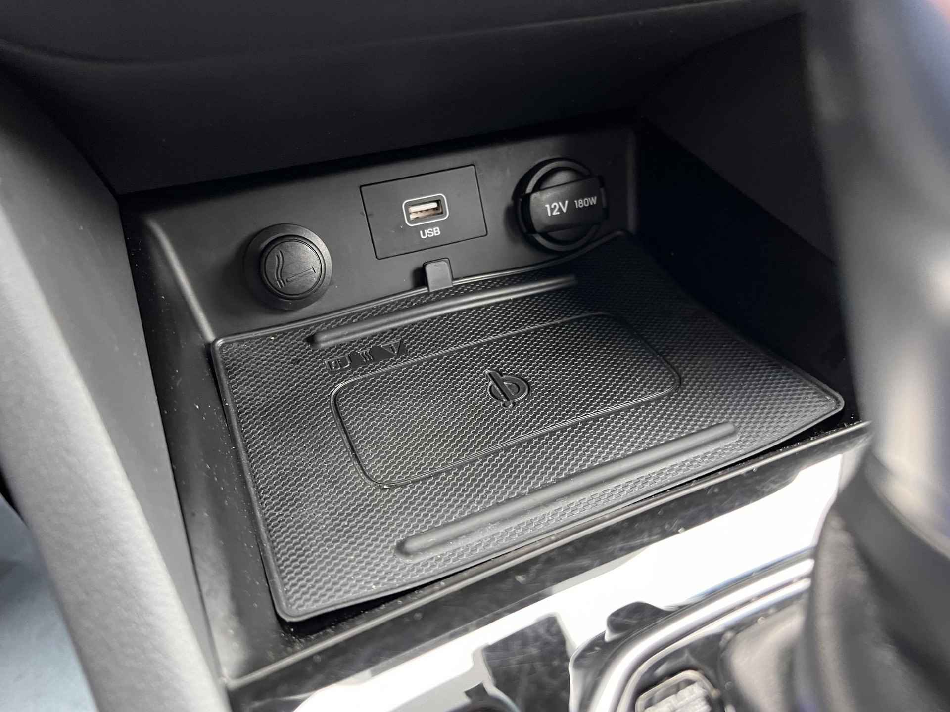 Hyundai IONIQ 1.6 GDi PHEV Premium Automaat / Leder / Stuur-, stoel- en achterbankverwarming / Bluelink nagivatie / - 18/59