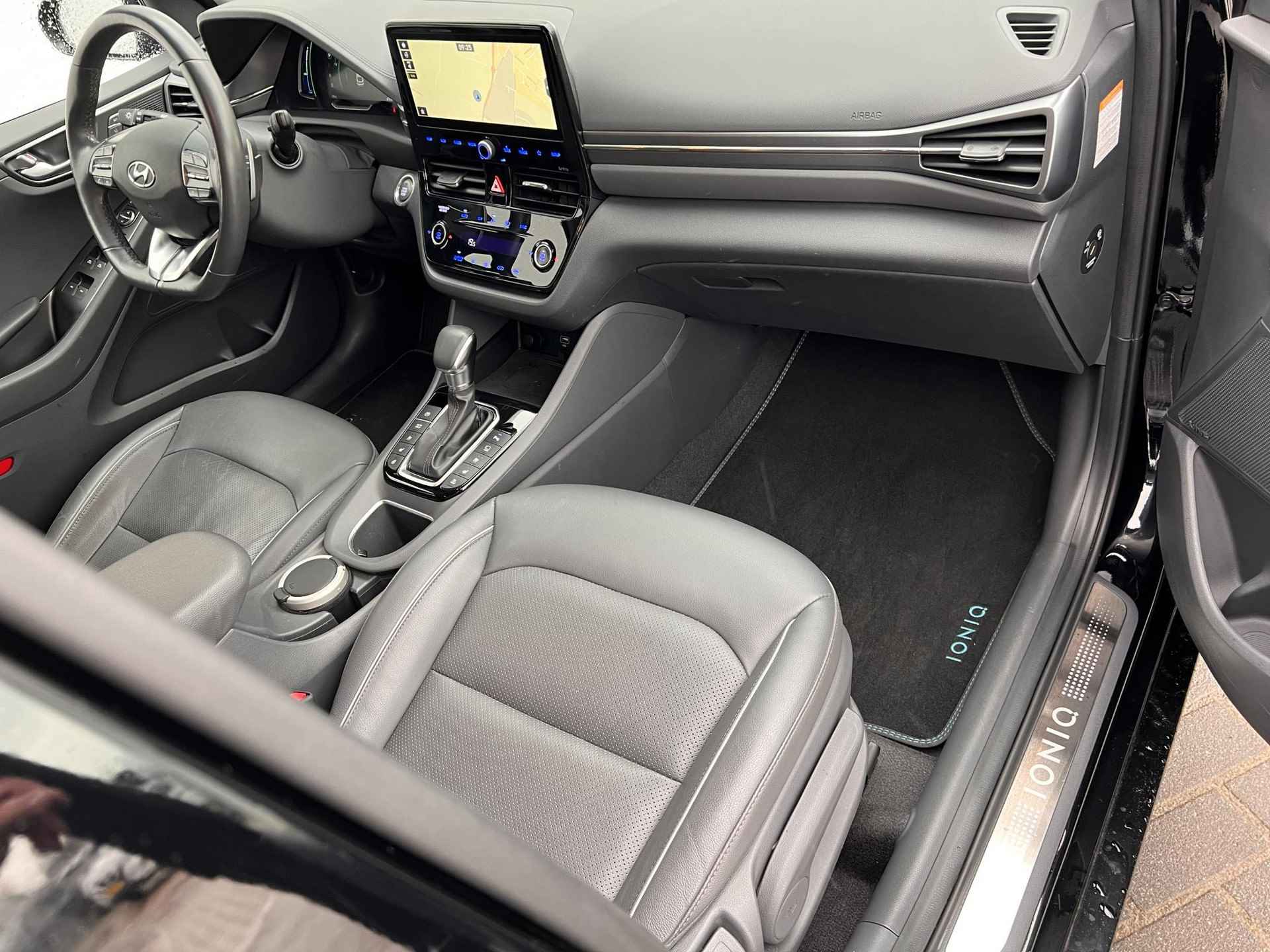 Hyundai IONIQ 1.6 GDi PHEV Premium Automaat / Leder / Stuur-, stoel- en achterbankverwarming / Bluelink nagivatie / - 40/59